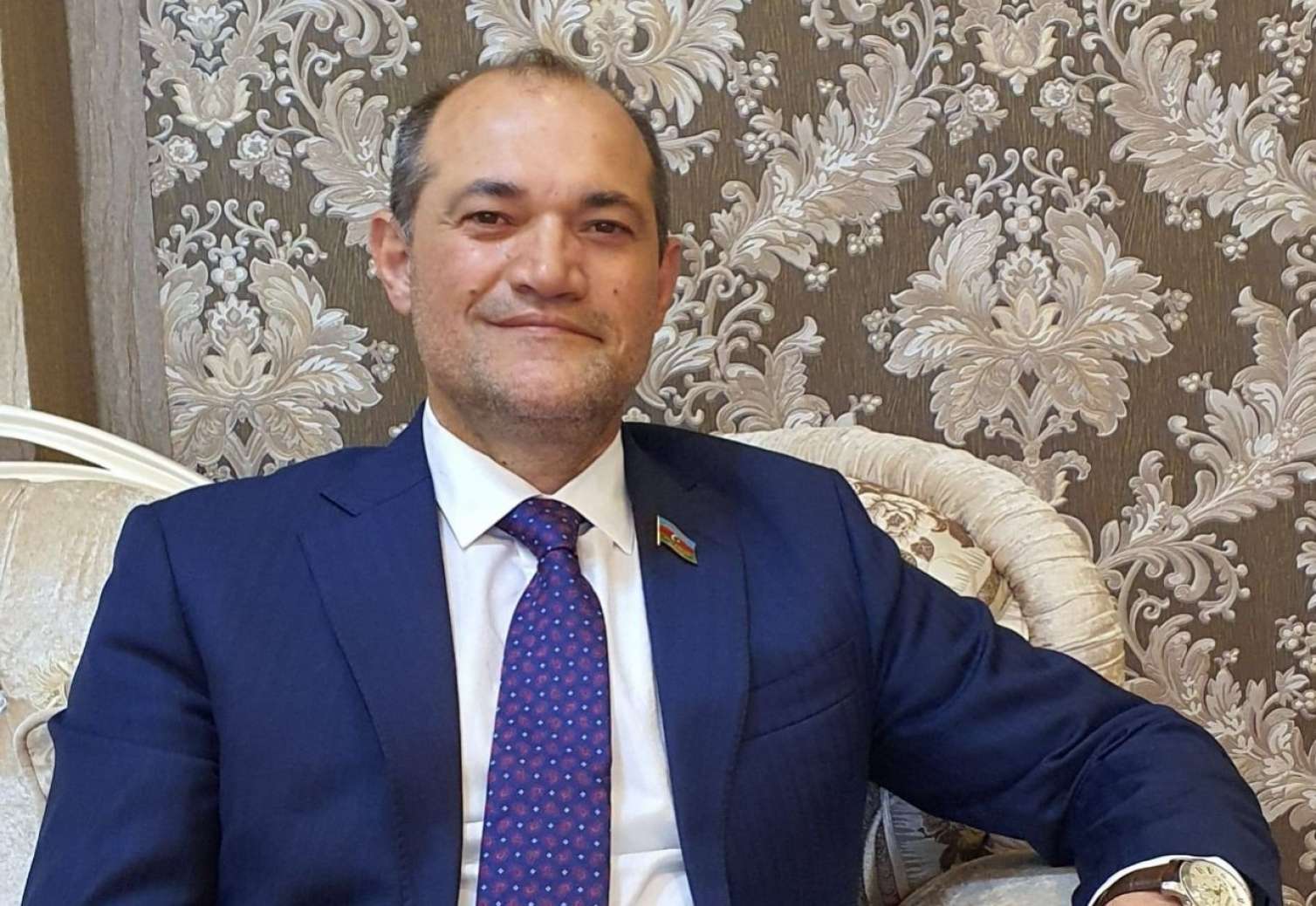 “Əlimdən gəlməyəni də edirəm” - Deputat maaşlarının artımı ilə bağlı tənqidlərə cavab verdi 