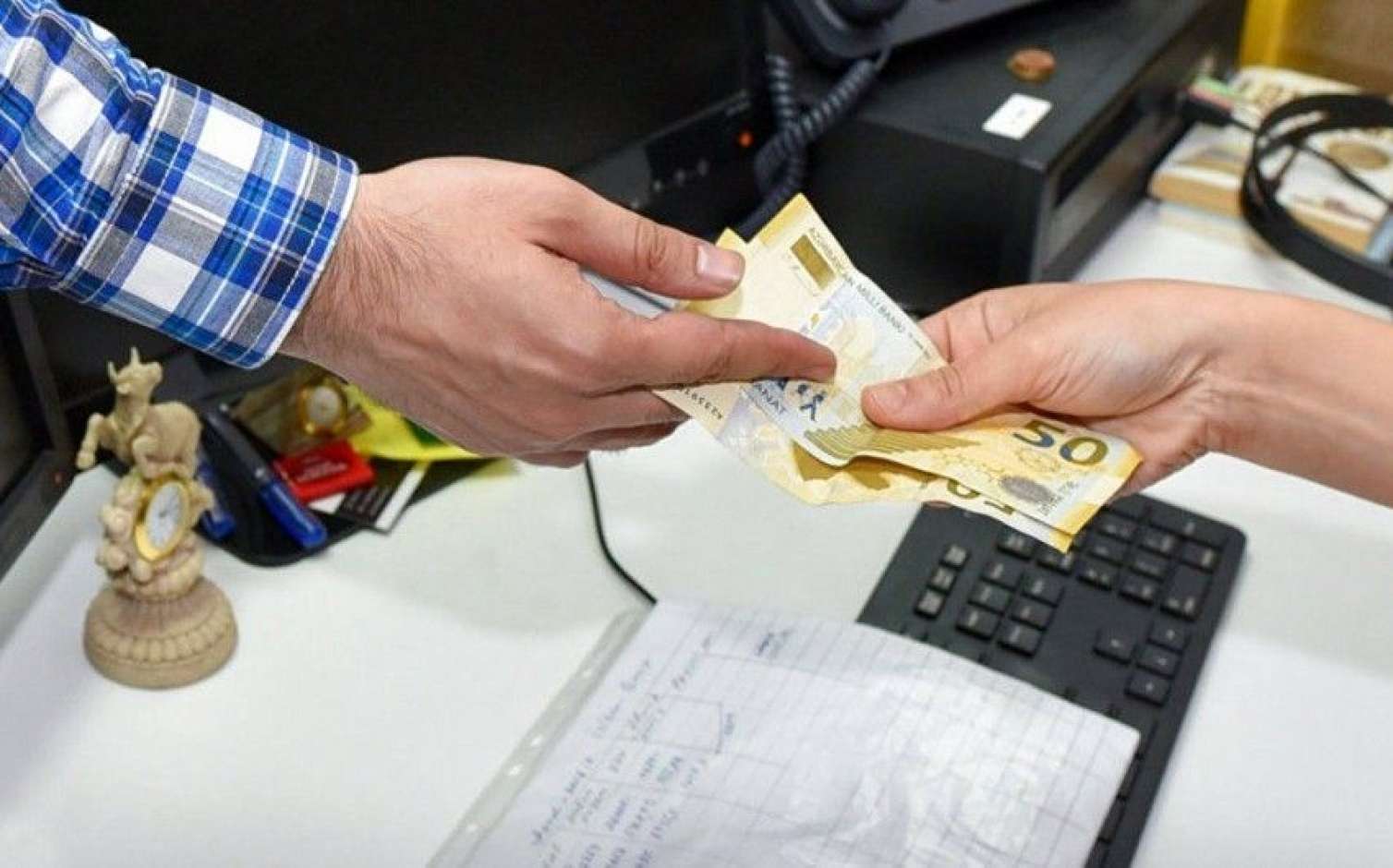 Bu müəllimlər maaşdan əlavə pul alacaqlar - SİYAHI 