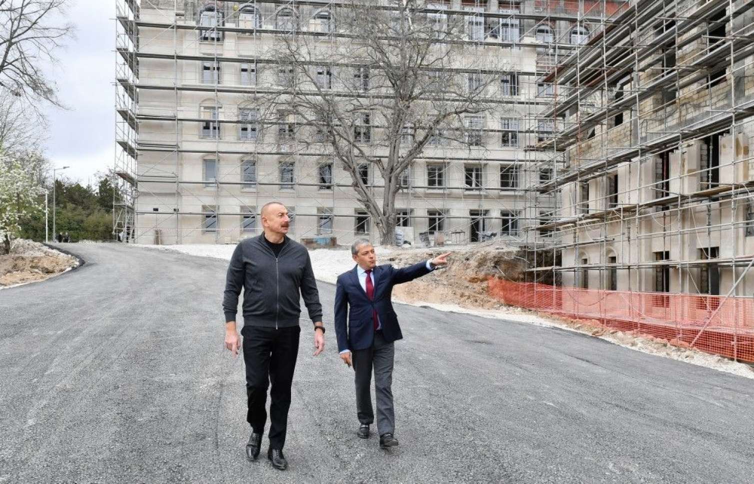 İlham Əliyev Şuşadakı tikinti işləri ilə tanış oldu - FOTO 