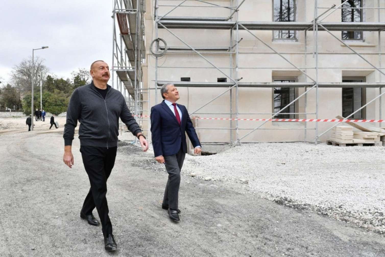 İlham Əliyev Şuşadakı tikinti işləri ilə tanış oldu - FOTO 