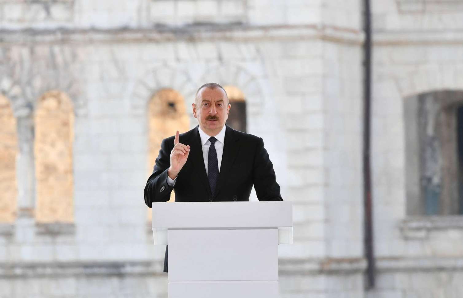 "Heç kim bizimlə ultimatum dili ilə danışa bilməz" -  İlham Əliyev