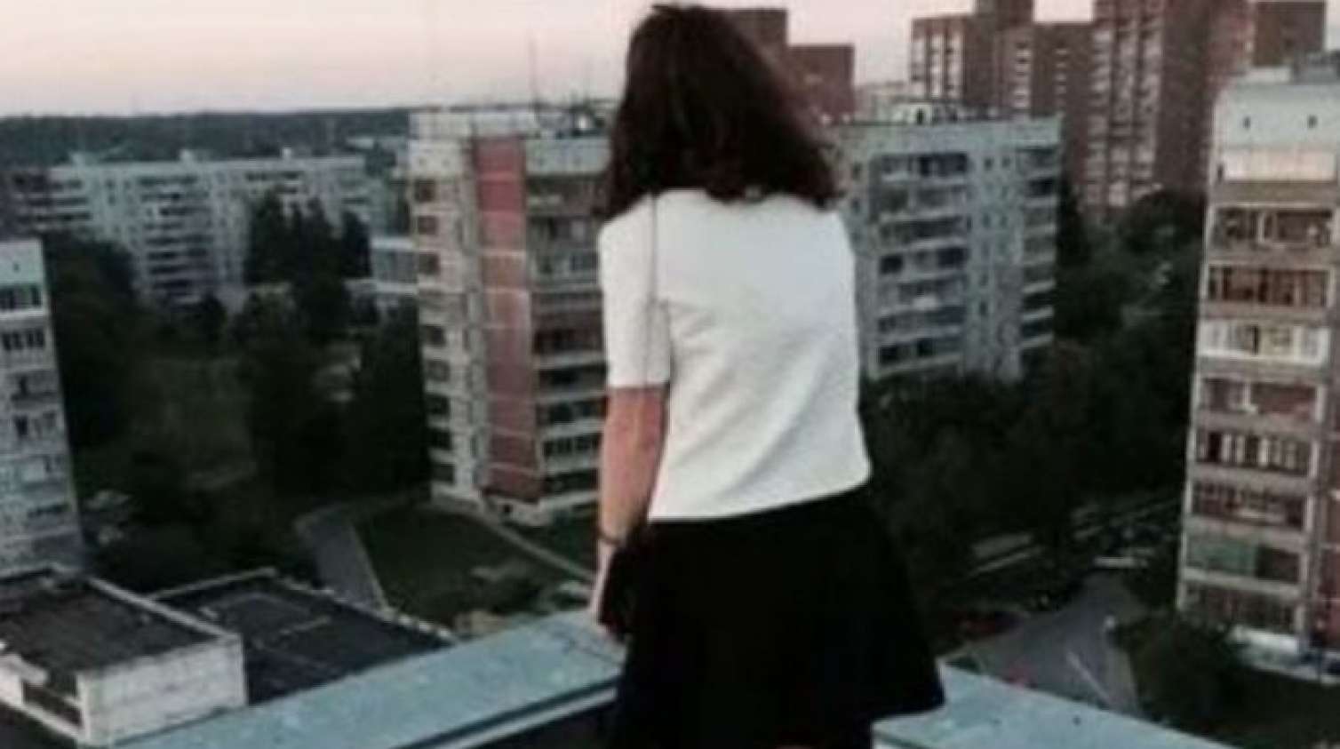 Bakıda kirayədə qalan tələbə qız özünü 15-ci mərtəbədən atdı 