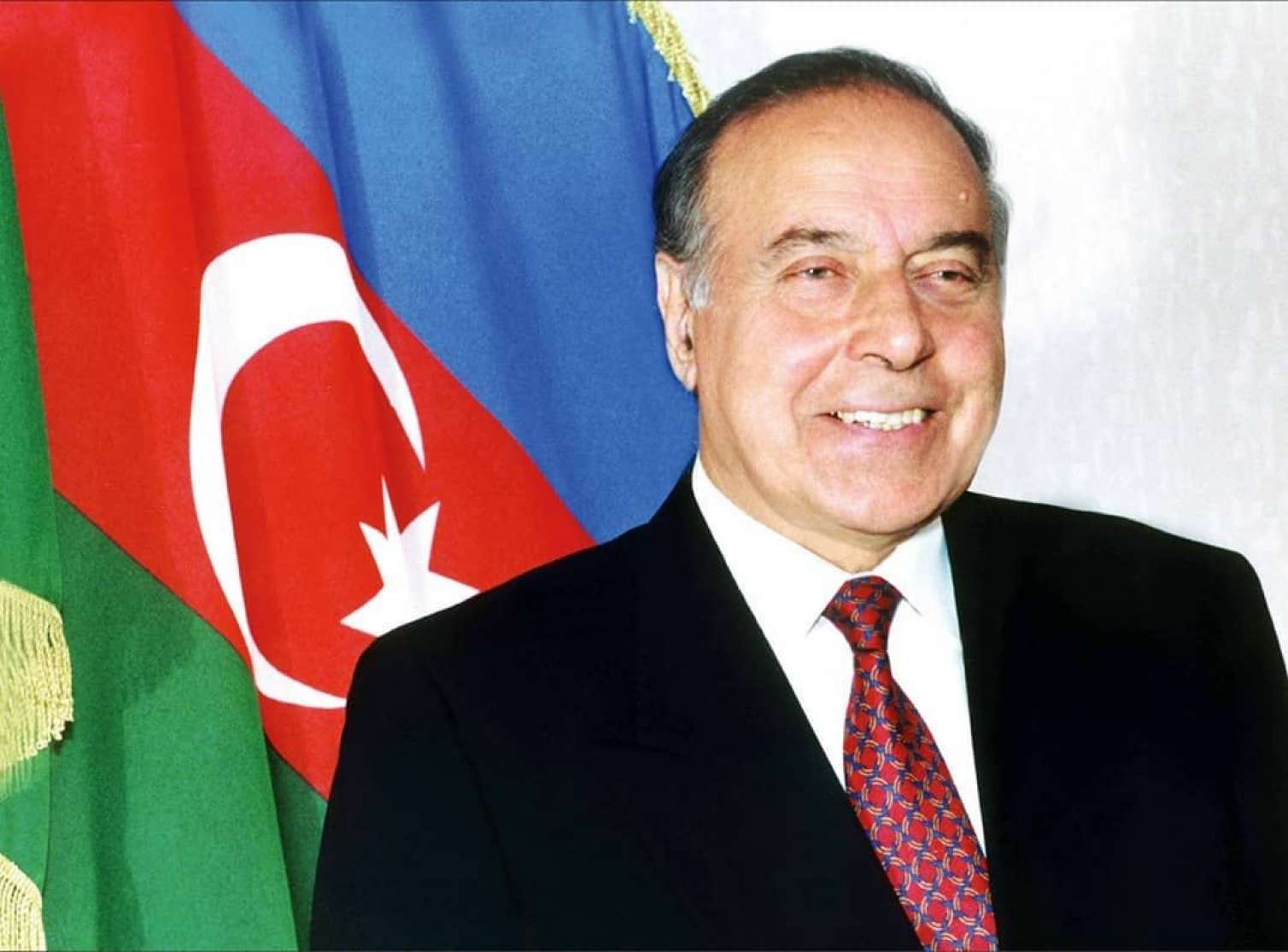 Ümummilli Lider Heydər Əliyevin anadan olmasının 102-ci ildönümüdür 