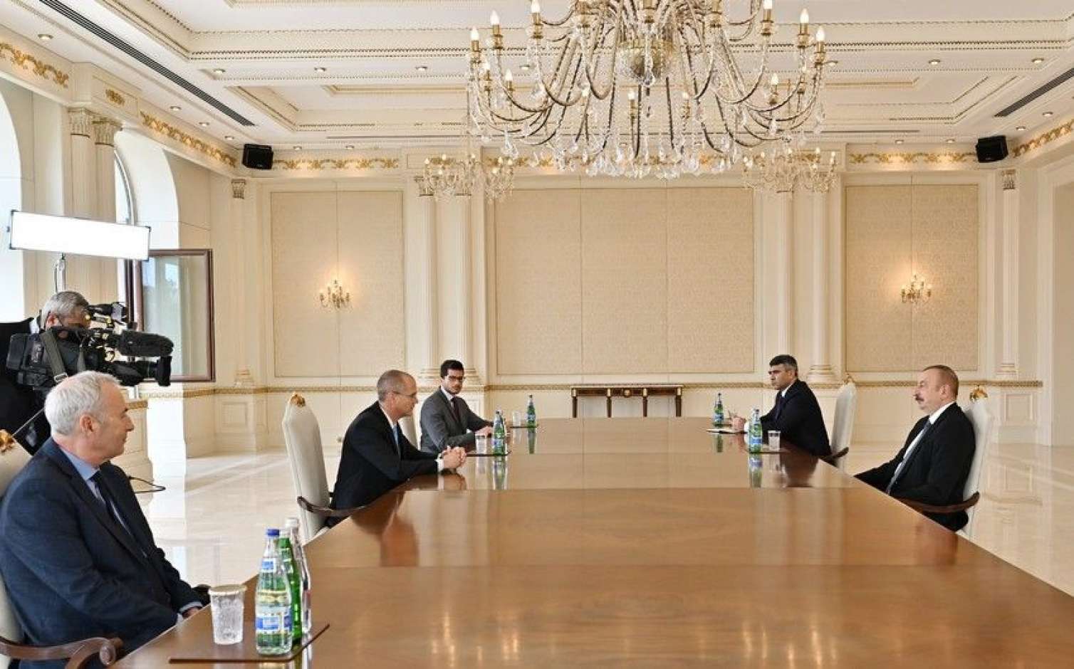 Prezident israilli naziri qəbul etdi 