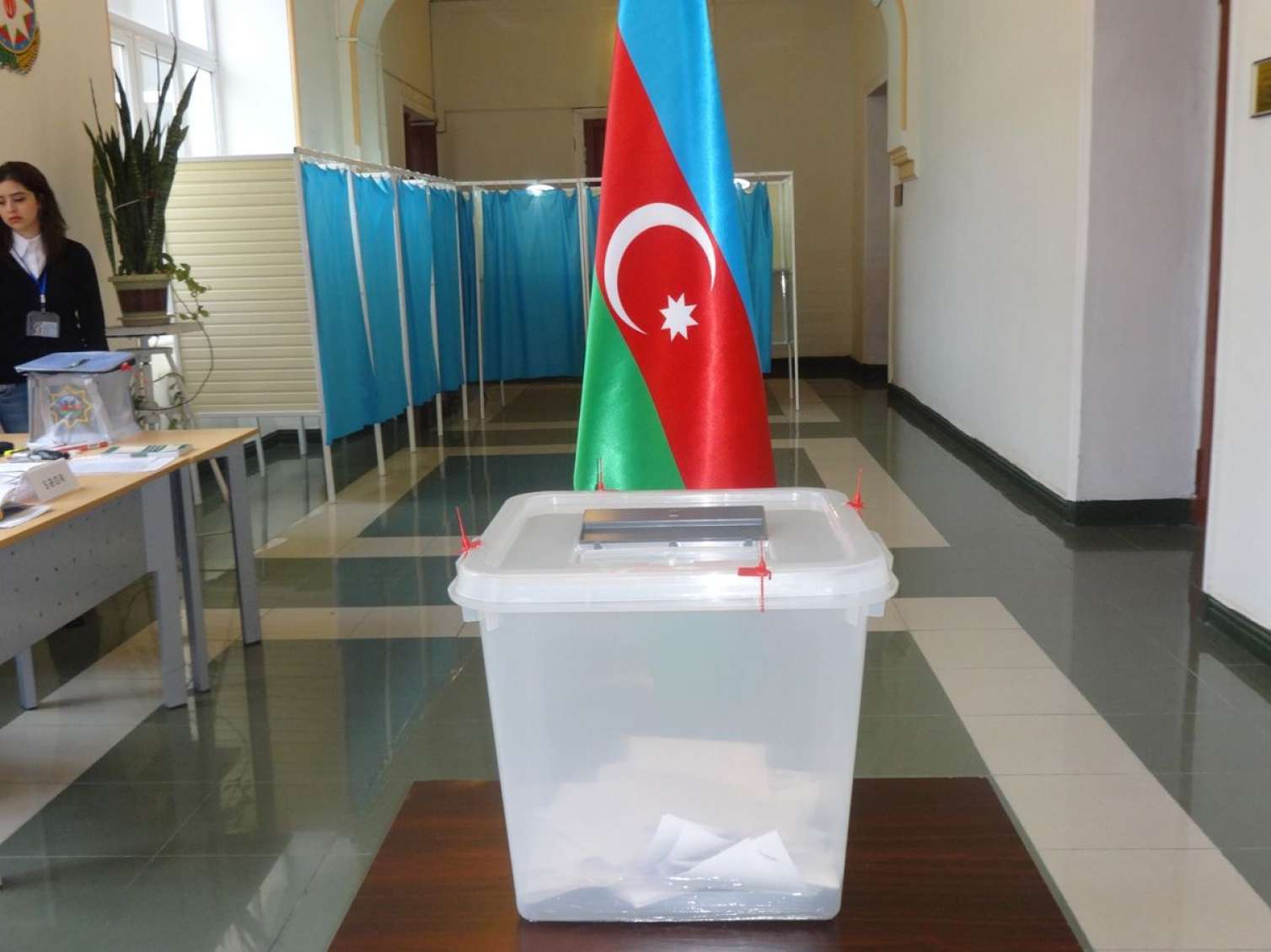 Səsvermə başladı... 