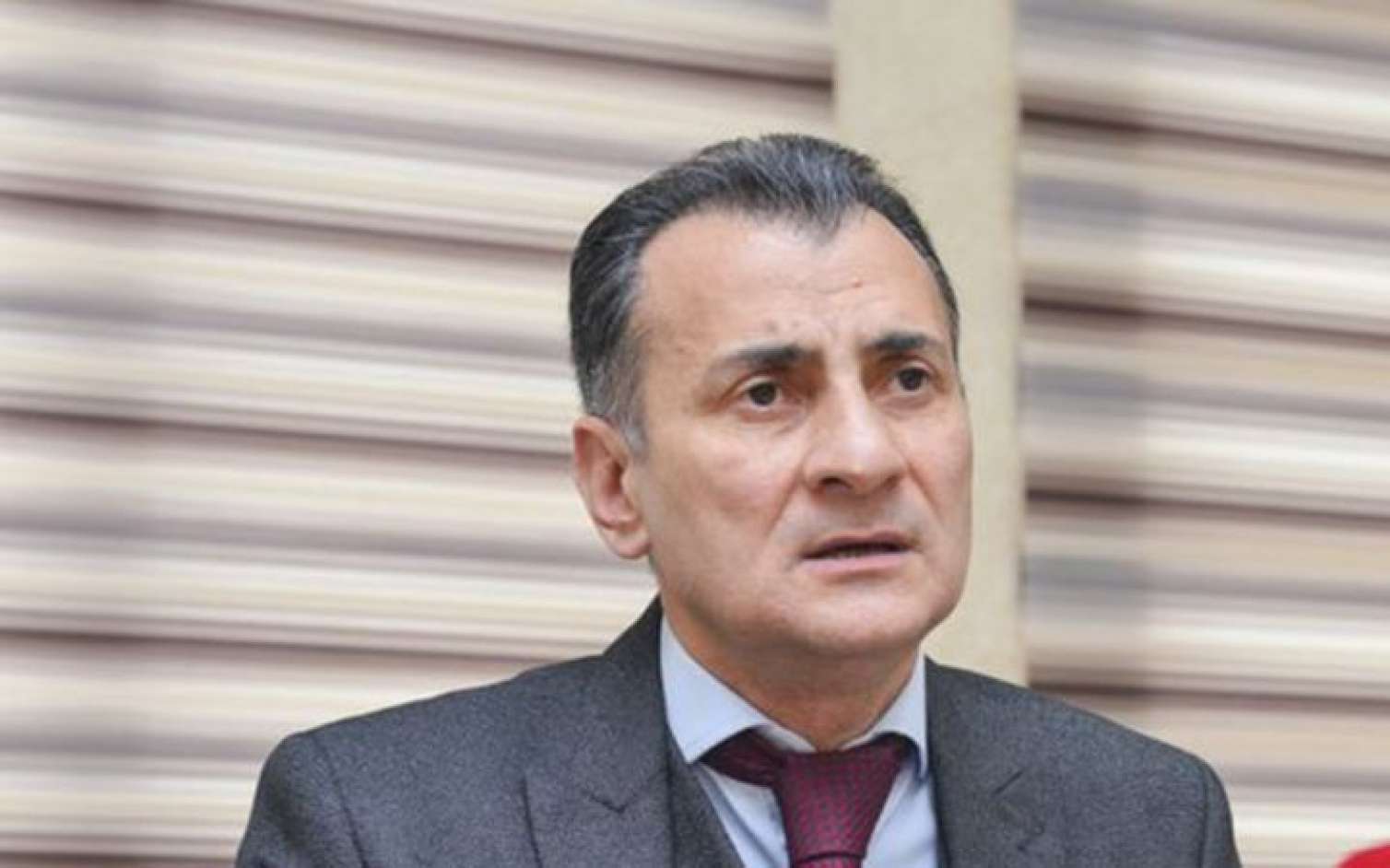Mirşahinin məndəki rəsmi və ya köhnə dostluğun... şarjı 
