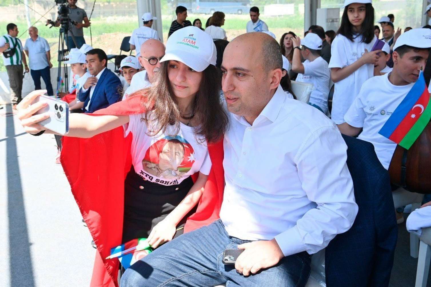 Emin Əmruallayev Şuşadan uşaqları təbrik etdi -  VİDEO