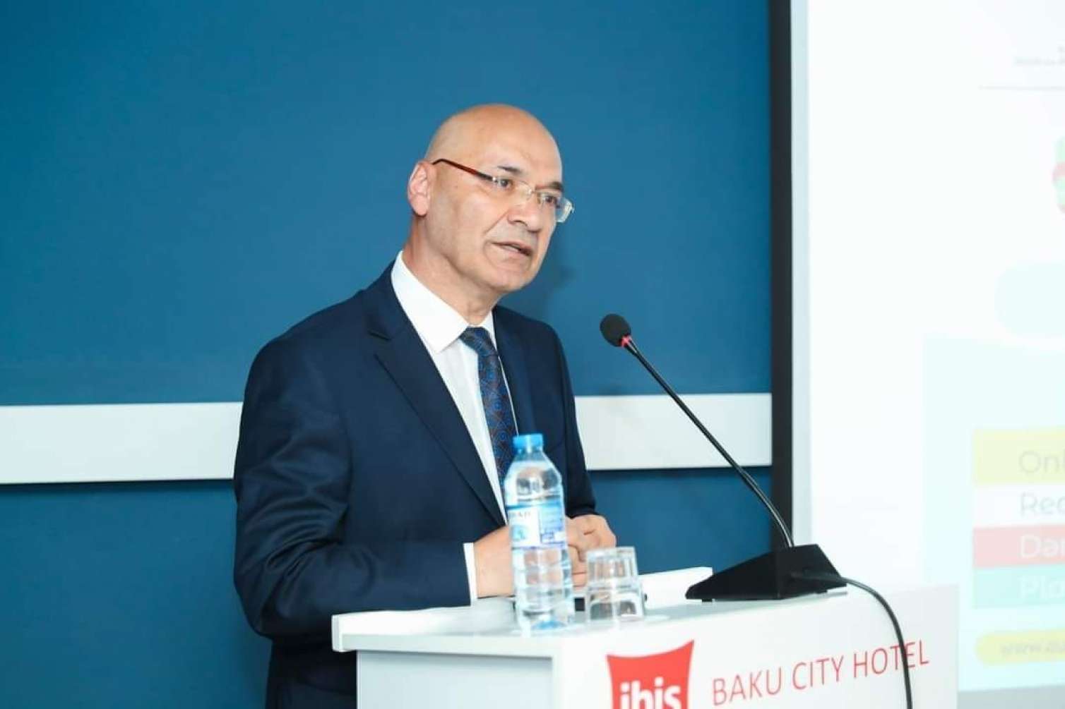 "Elmi institutlar universitetlərin tabeliyinə veriləcək" - Osman Gündüzdən AMEA ŞƏRHİ 