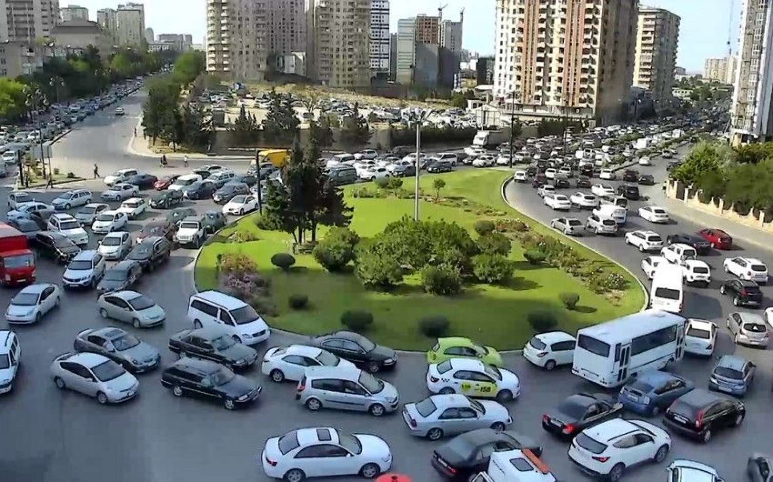Bakının tıxac problemi: 4 mühüm səbəb - Ekspertdən AÇIQLAMA  
