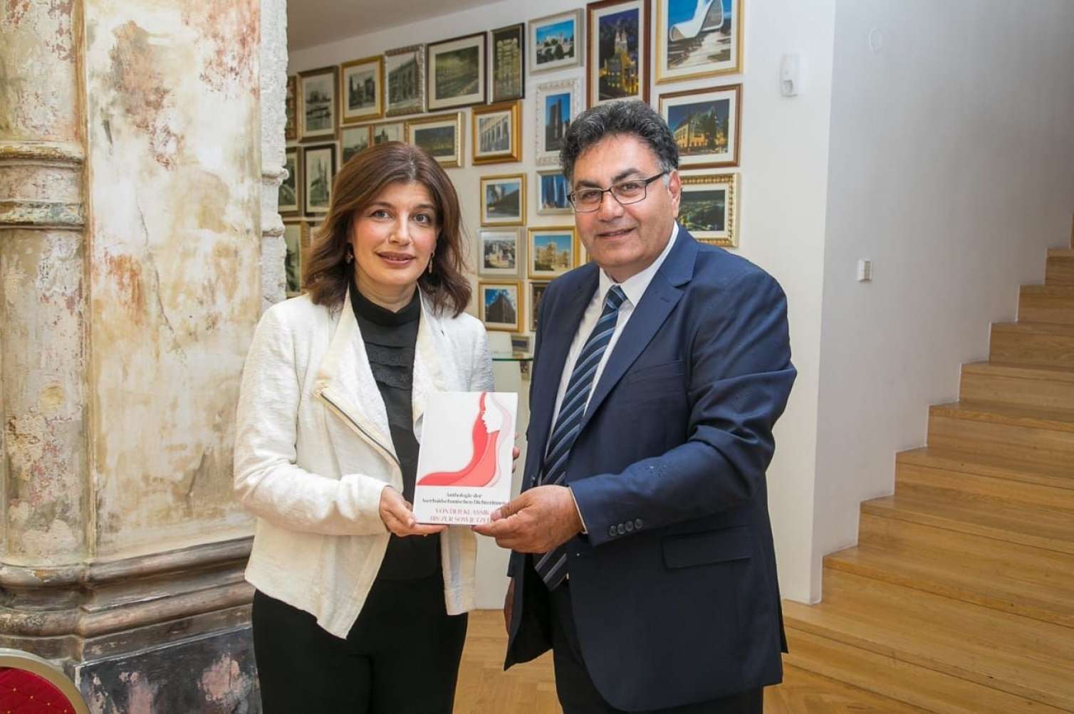 Vyanada “Azərbaycan qadın şairlərinin poeziya antologiyası” kitabı çap olundu -  FOTO