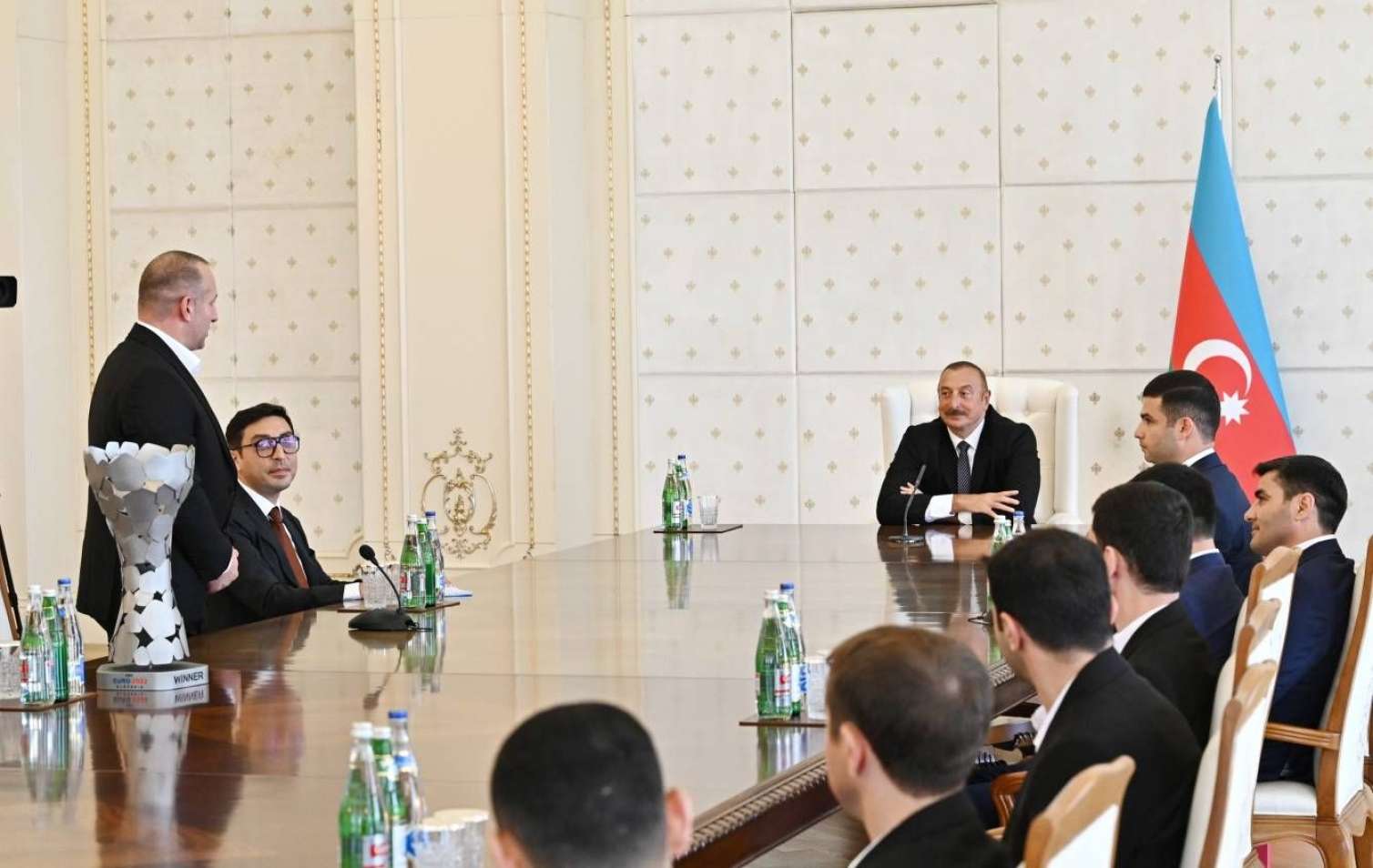 Президент принял членов национальной команды по мини-футболу - Фото 