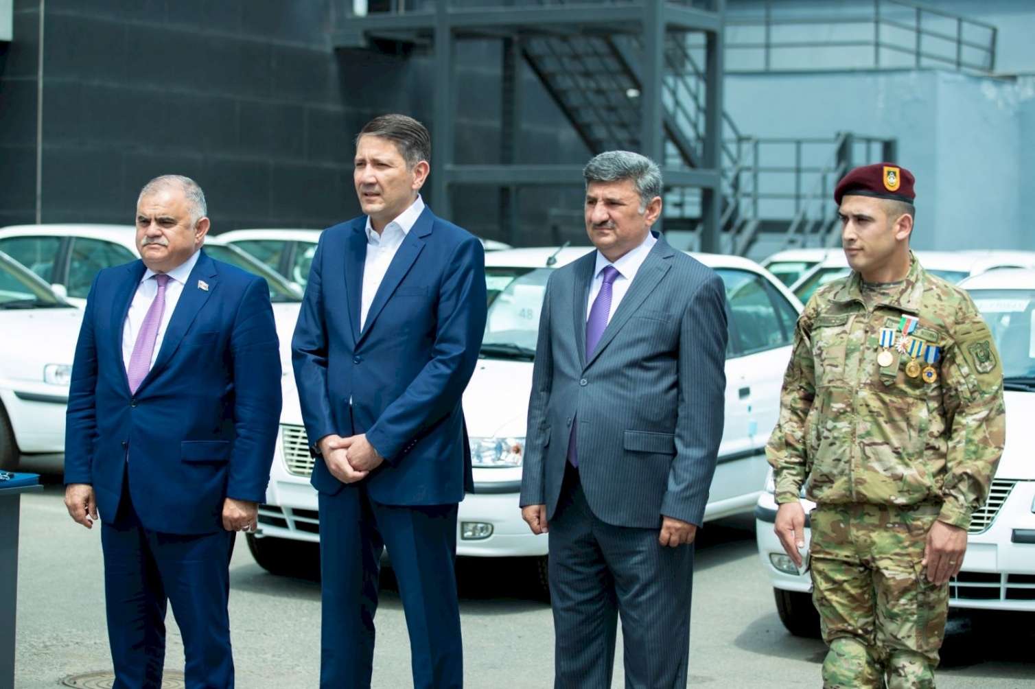 Vətən müharibəsi əlillərinə avtomobil hədiyyə edildi -  FOTO