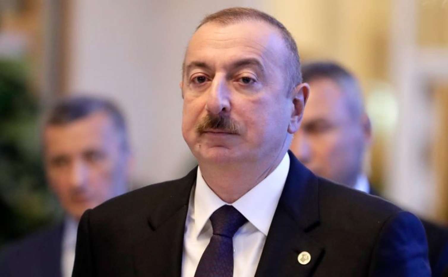 İlham Əliyev bir qrup qadını təltif etdi - SİYAHI 