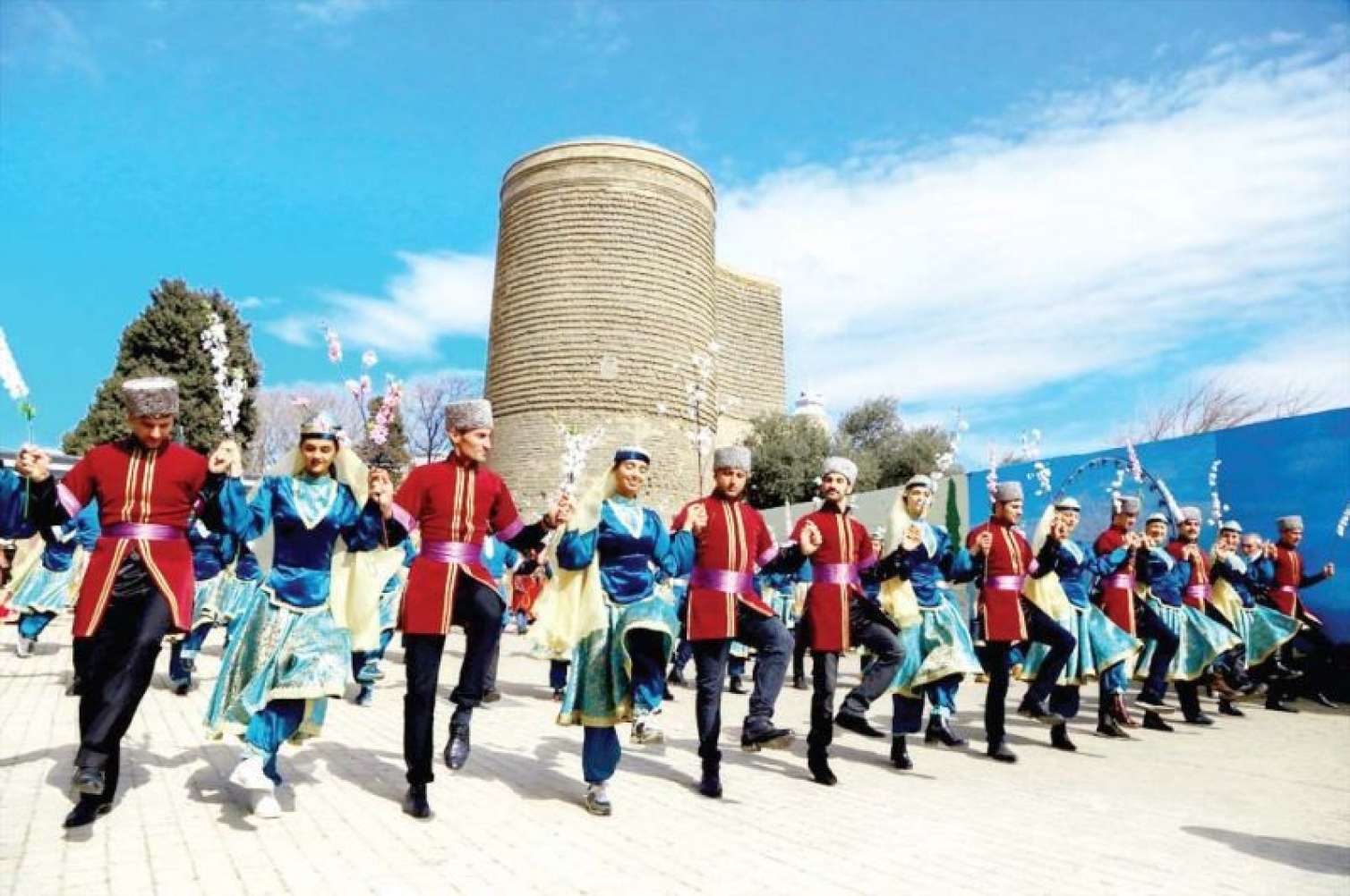 Qüdrətli dövlətin görünməyən “əli” - Xalqı yaşadan təməllər 