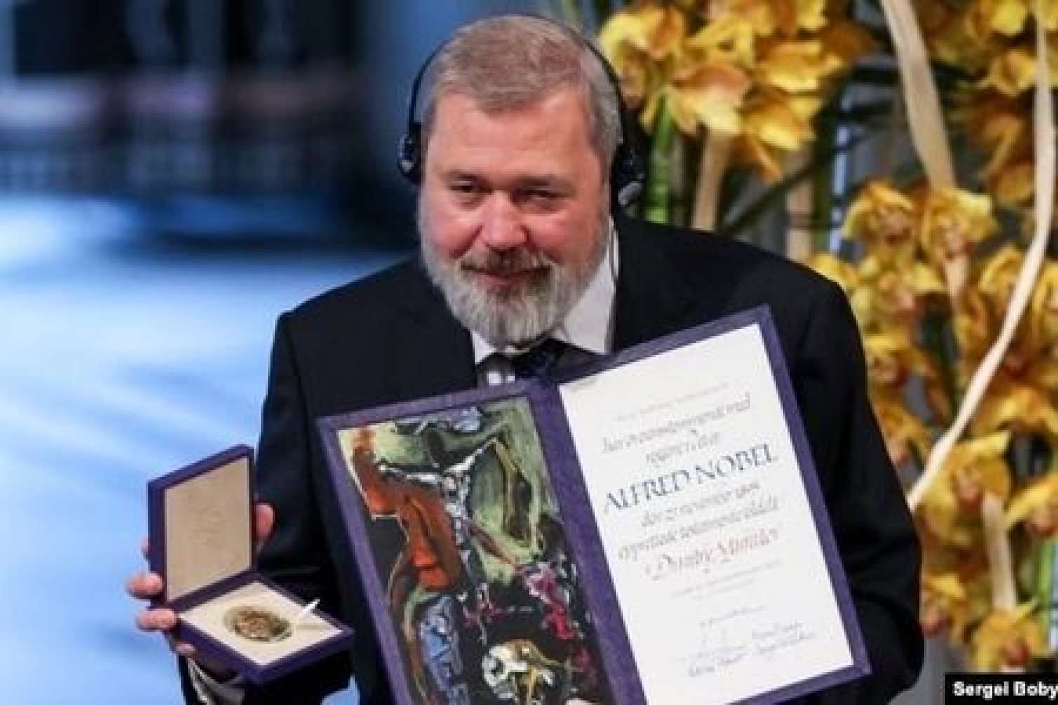 Rusiyalı jurnalist “Nobel” mükafatını satdı, pulunu Ukraynaya göndərdi 