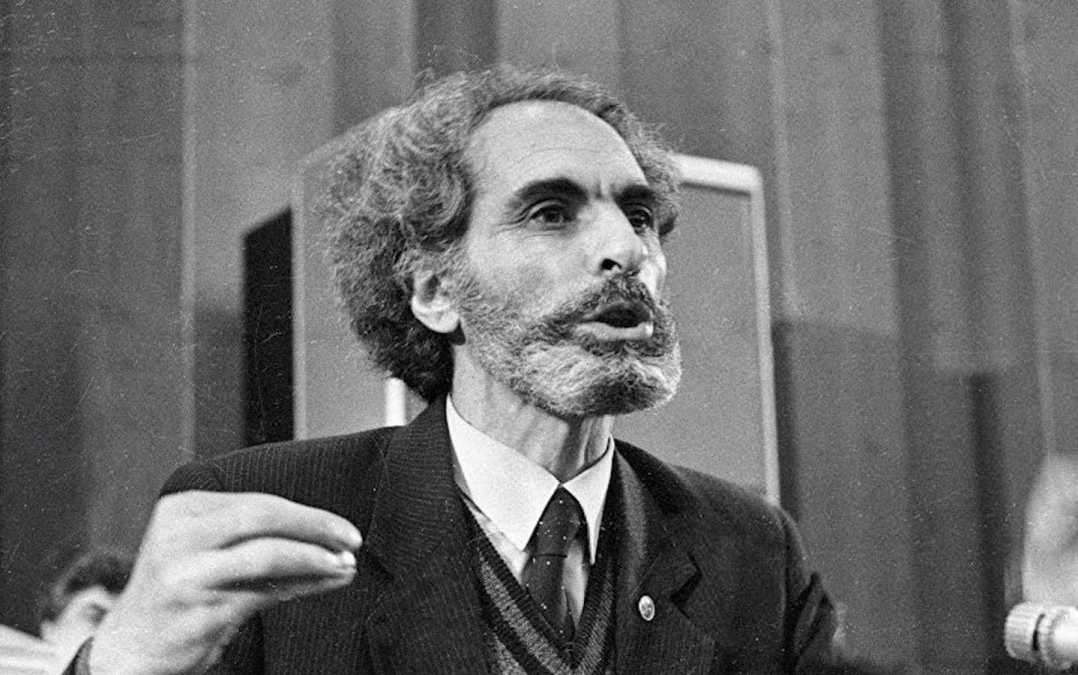 “Xolostoy” Elçibəy tənqidləri 