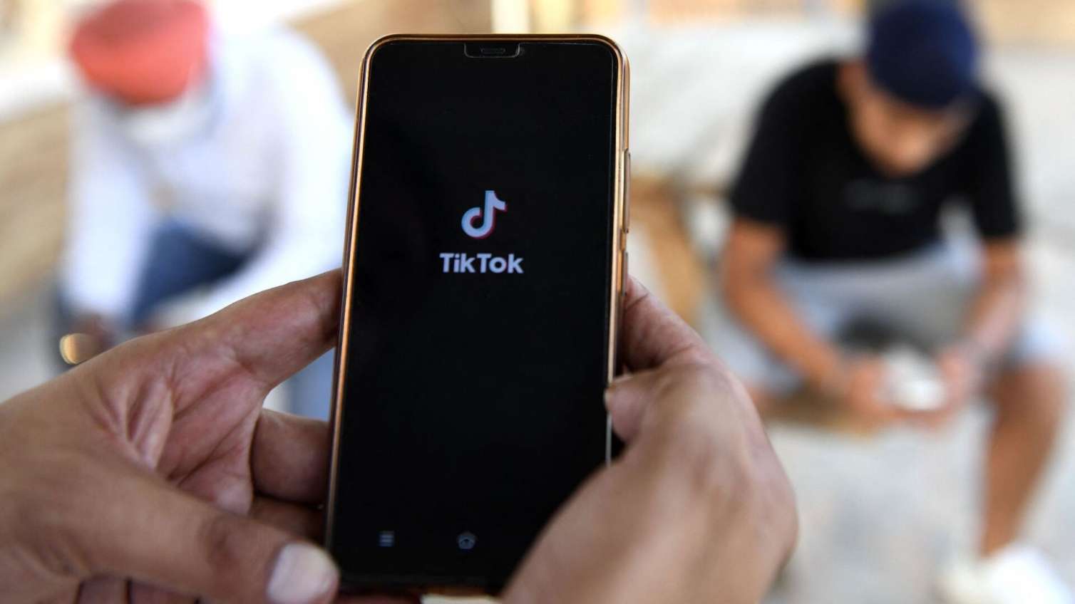 TikTok trendini təkrarlayan məktəbli az qala kor olacaqdı 