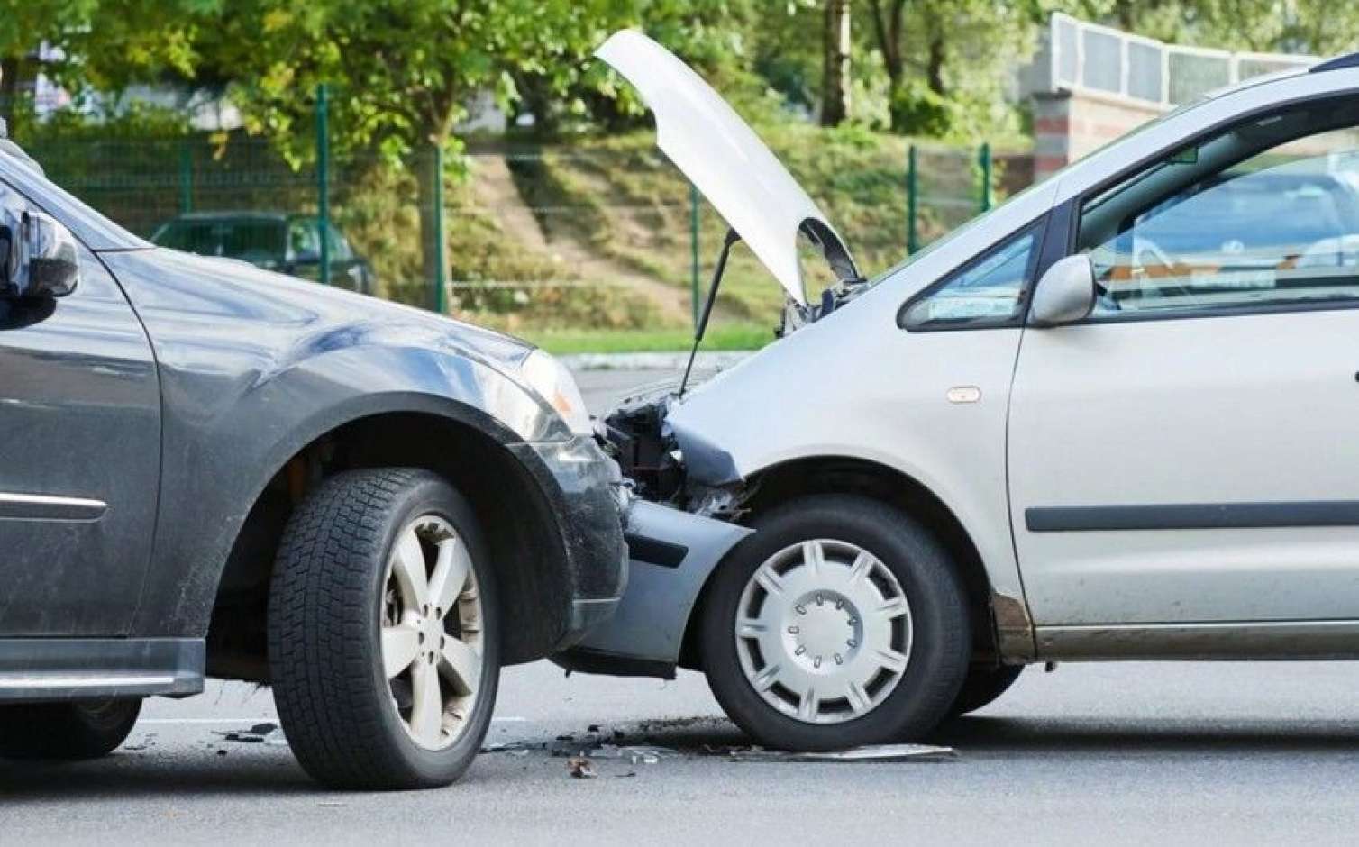 Suraxanıda ağır qəza: ata və 13 yaşlı qızı xəsarət aldı 