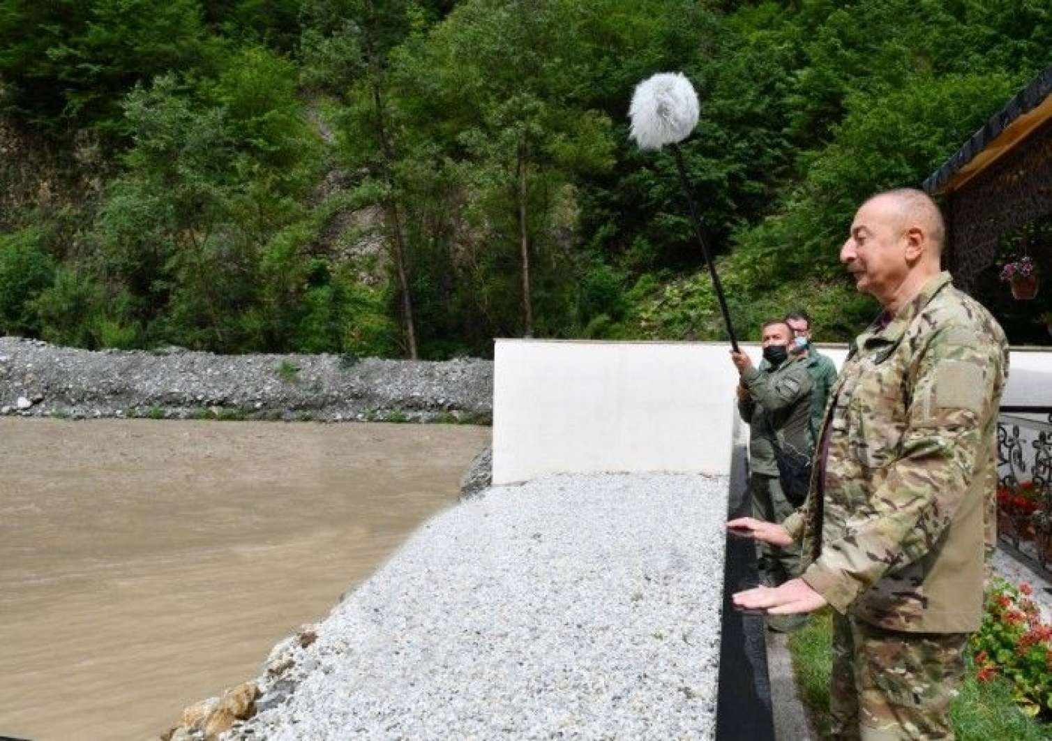 İlham Əliyev “Kəlbəcər-1” kiçik SES-in açılışında -  FOTO