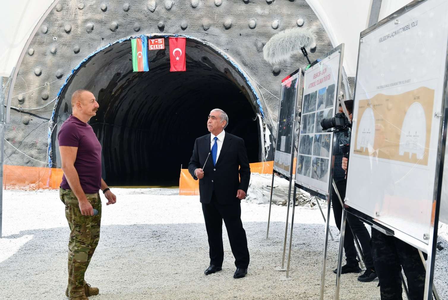 Prezident Kəlbəcər-Laçın yolunun inşası ilə tanış oldu -  FOTO