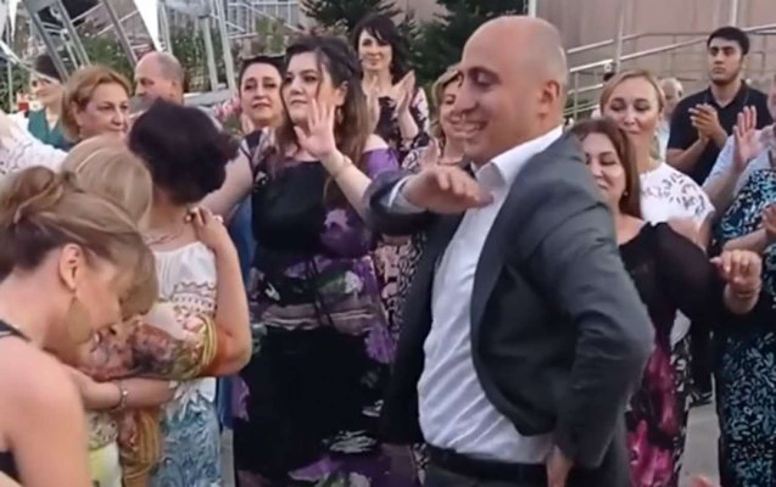 Bakıda internat məktəbində toy: nazir belə rəqs etdi - VİDEO 