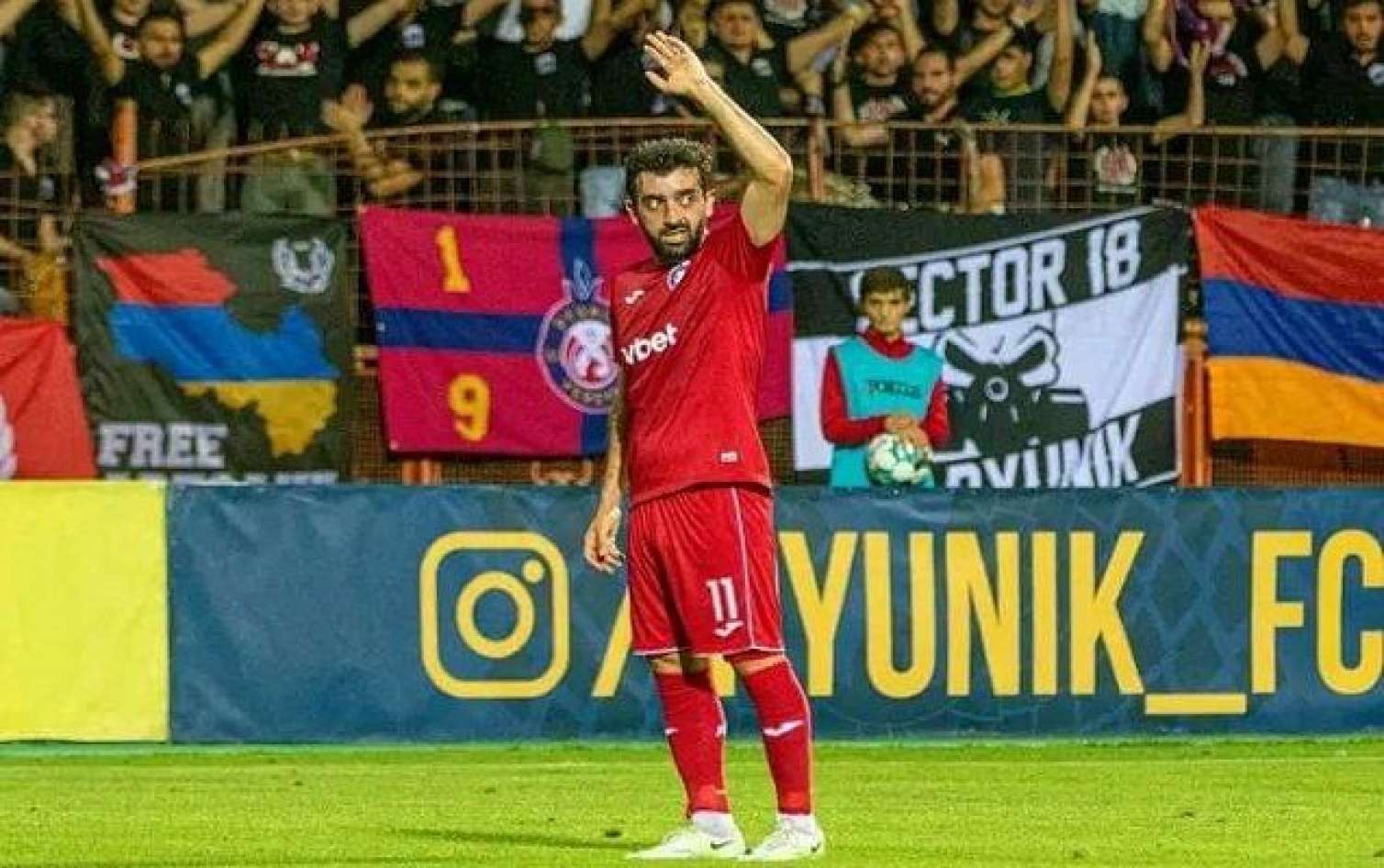 Çempionlar Liqası matçında erməni təxribatı 
