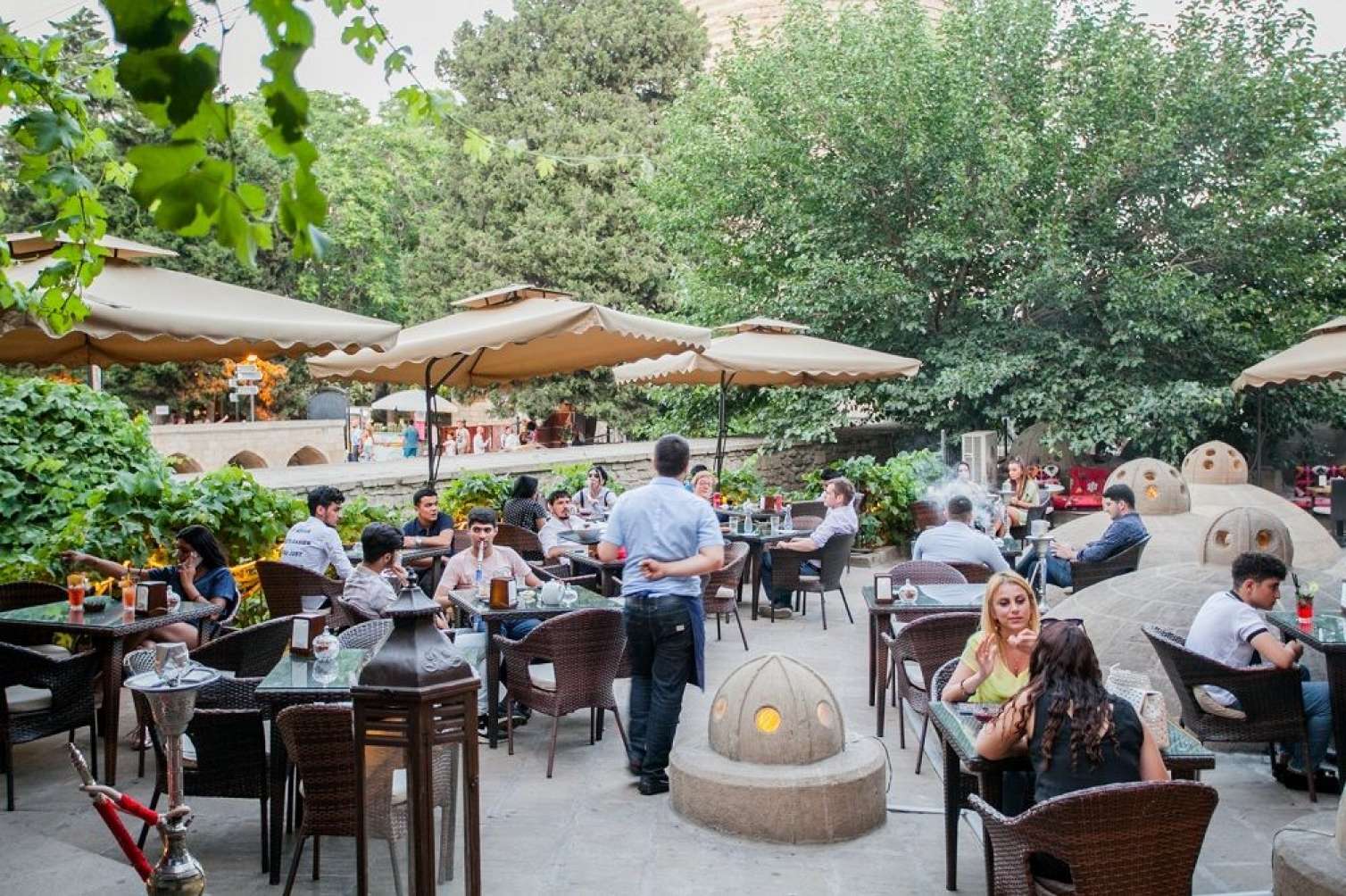Kafe və restoranlarda yemək porsiyaları azaldılır: SƏBƏB? - VİDEO 