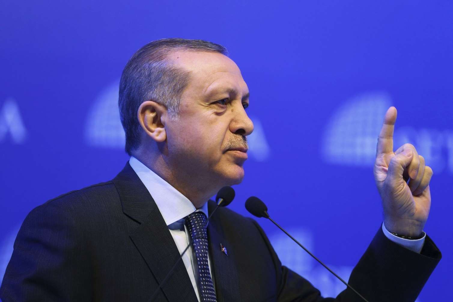 "Yorulmusunuzsa, istefa verin..." 