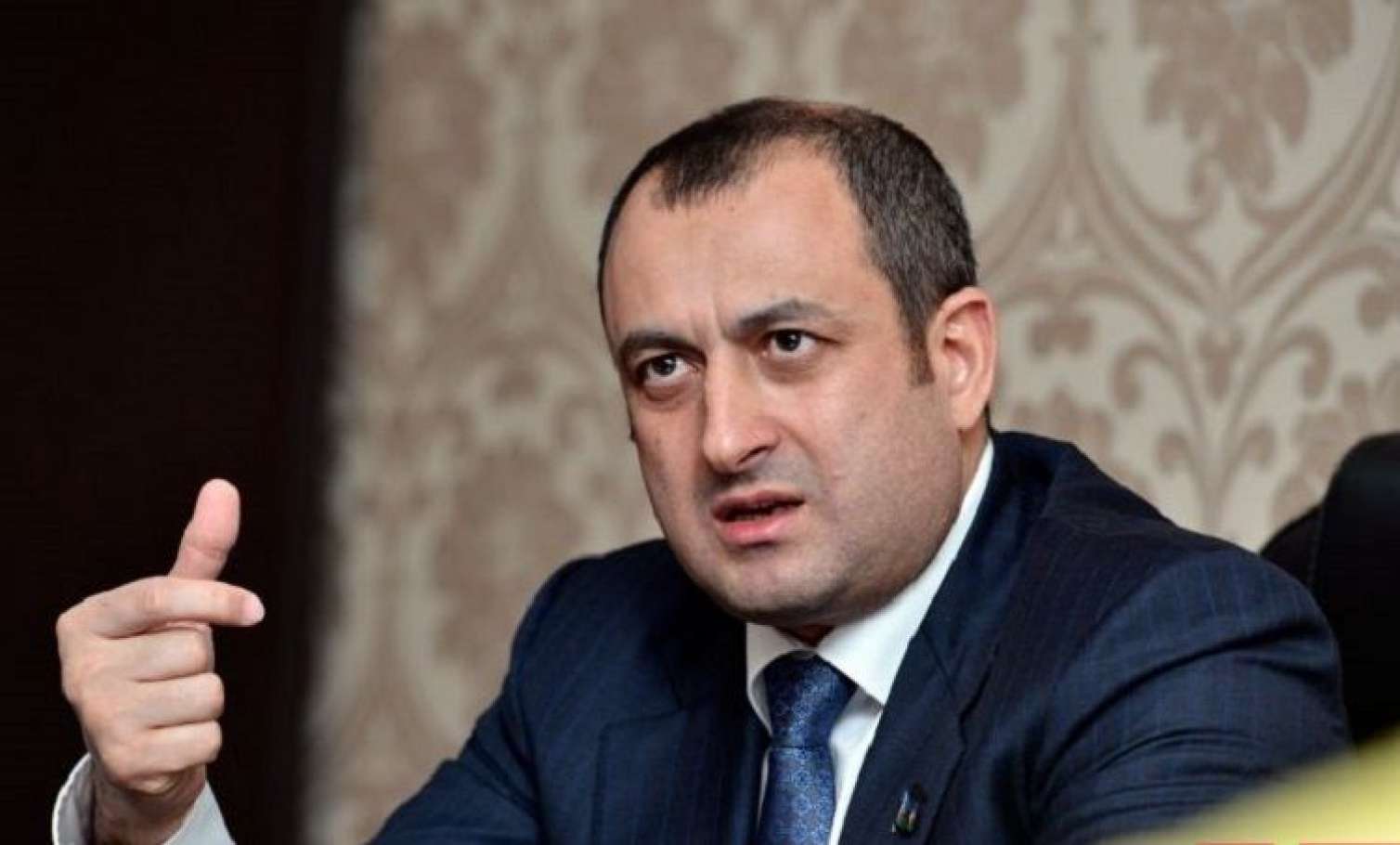 “Qardaş yumruğu” İrana dərs oldu - Adil Əliyev 