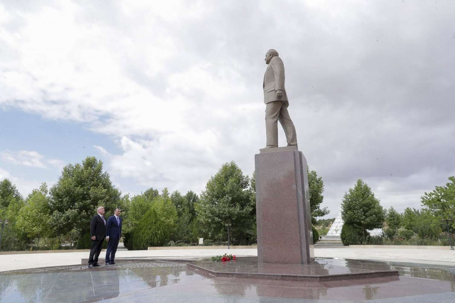 Sahil Babayev Qobustanda vətəndaşları qəbul etdi -  FOTO