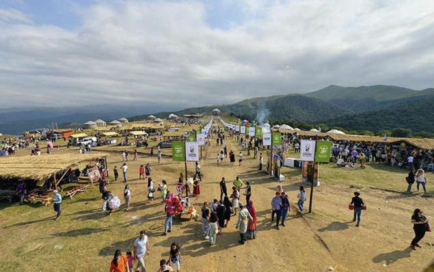 Mədəniyyət Nazirliyi festivala görə üzr istədi 