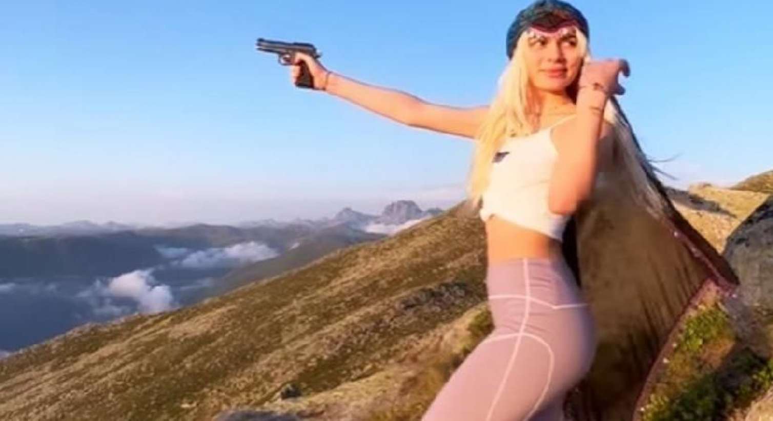 Aleynanın silahlı paylaşımına sərt reaksiya - FOTO 