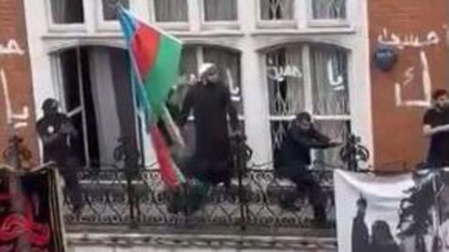 Britaniya mətbuatı Azərbaycan səfirliyinə hücum edənlərin kimliyini AÇIQLADI 