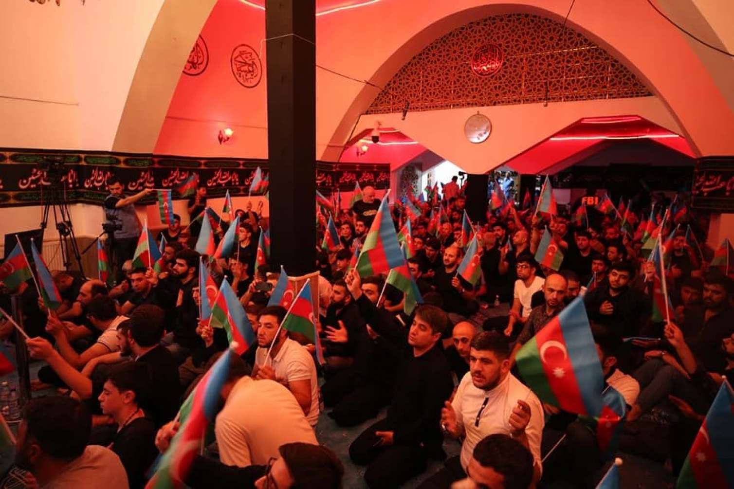 İbadətə Azərbaycan bayrağı ilə qatıldılar... - Məşədi Dadaş məscidindən FOTOLAR 