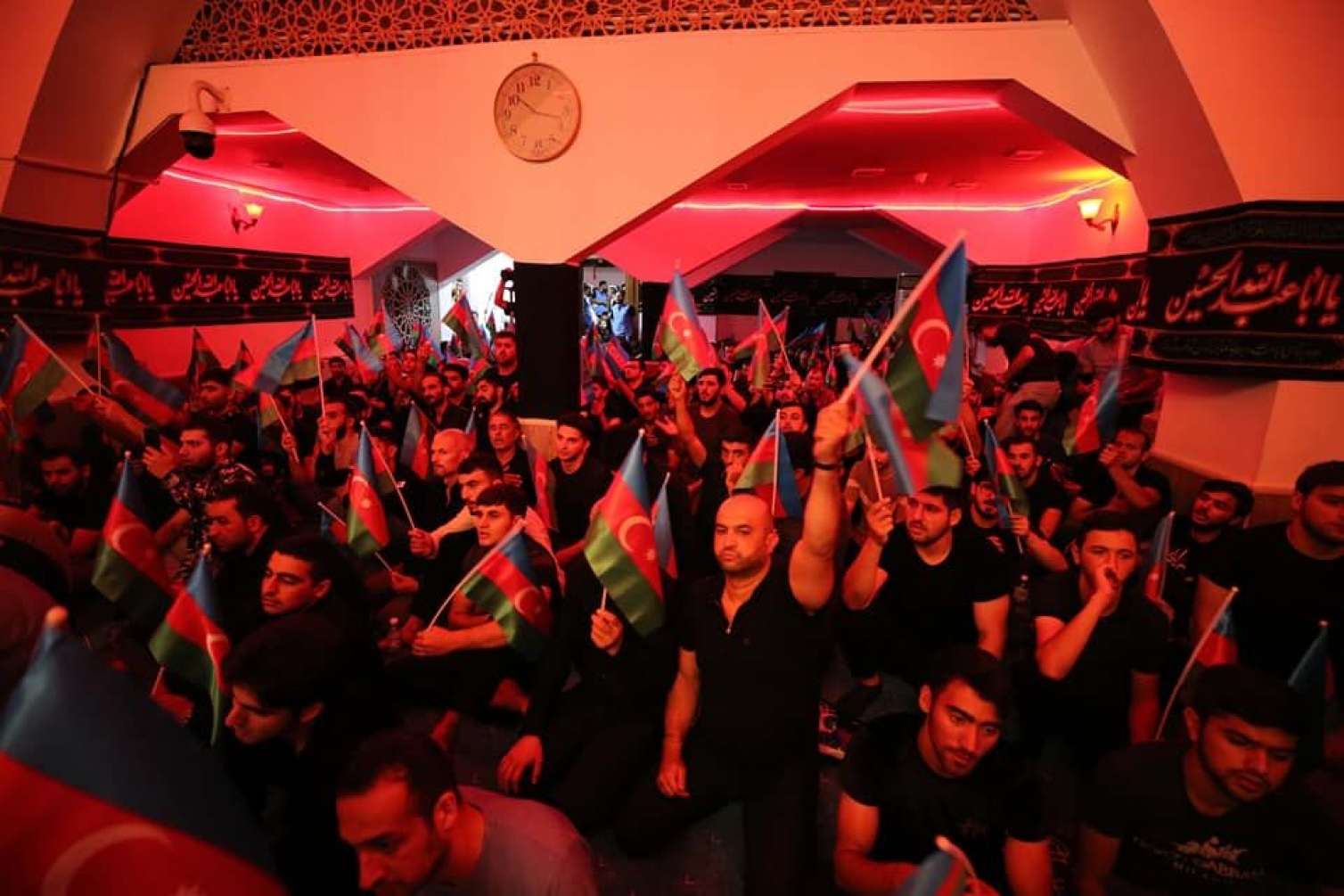 İbadətə Azərbaycan bayrağı ilə qatıldılar... - Məşədi Dadaş məscidindən FOTOLAR 