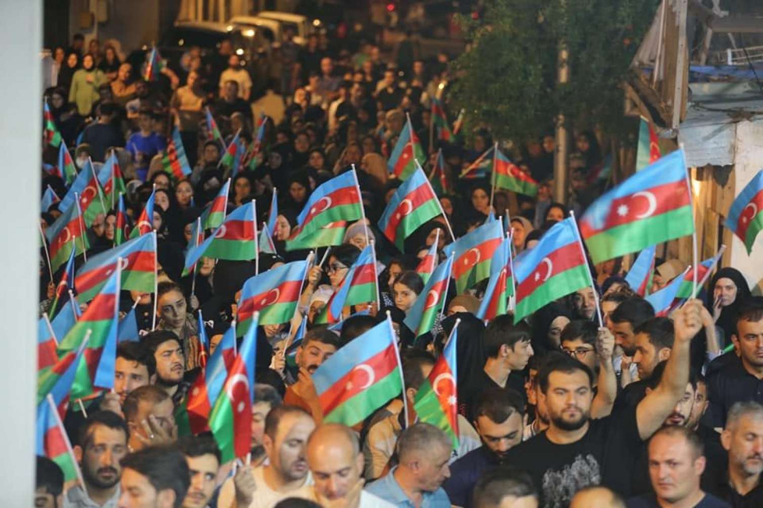 İbadətə Azərbaycan bayrağı ilə qatıldılar... - Məşədi Dadaş məscidindən FOTOLAR 