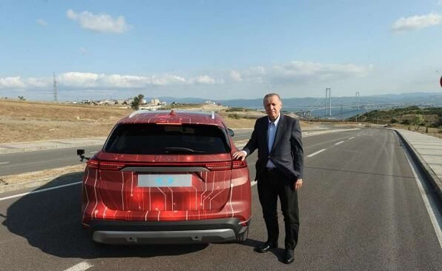 Ərdoğan Türkiyənin milli avtomobilini sürdü - FOTO 