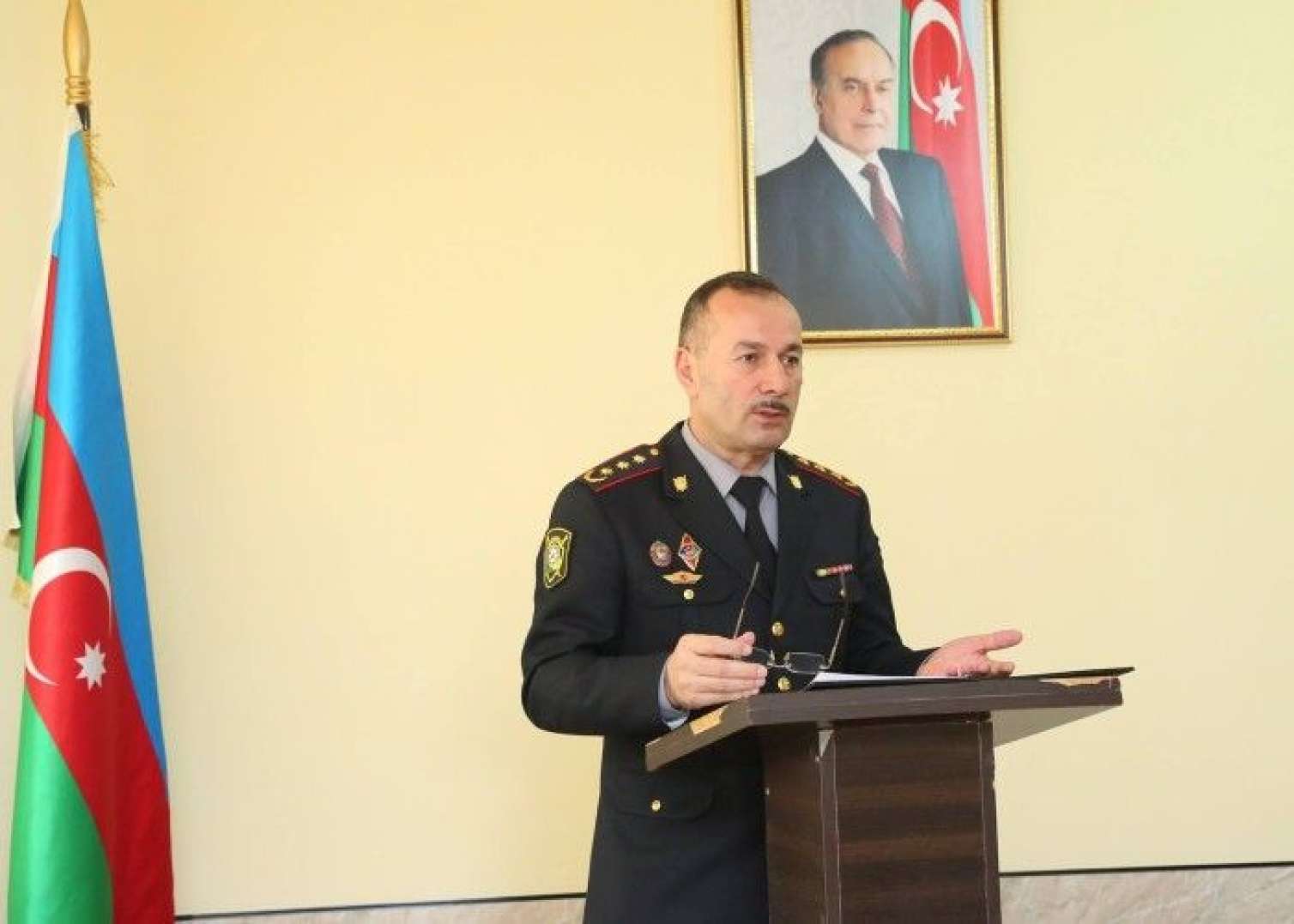 Rəis maşınla adam öldürdü  