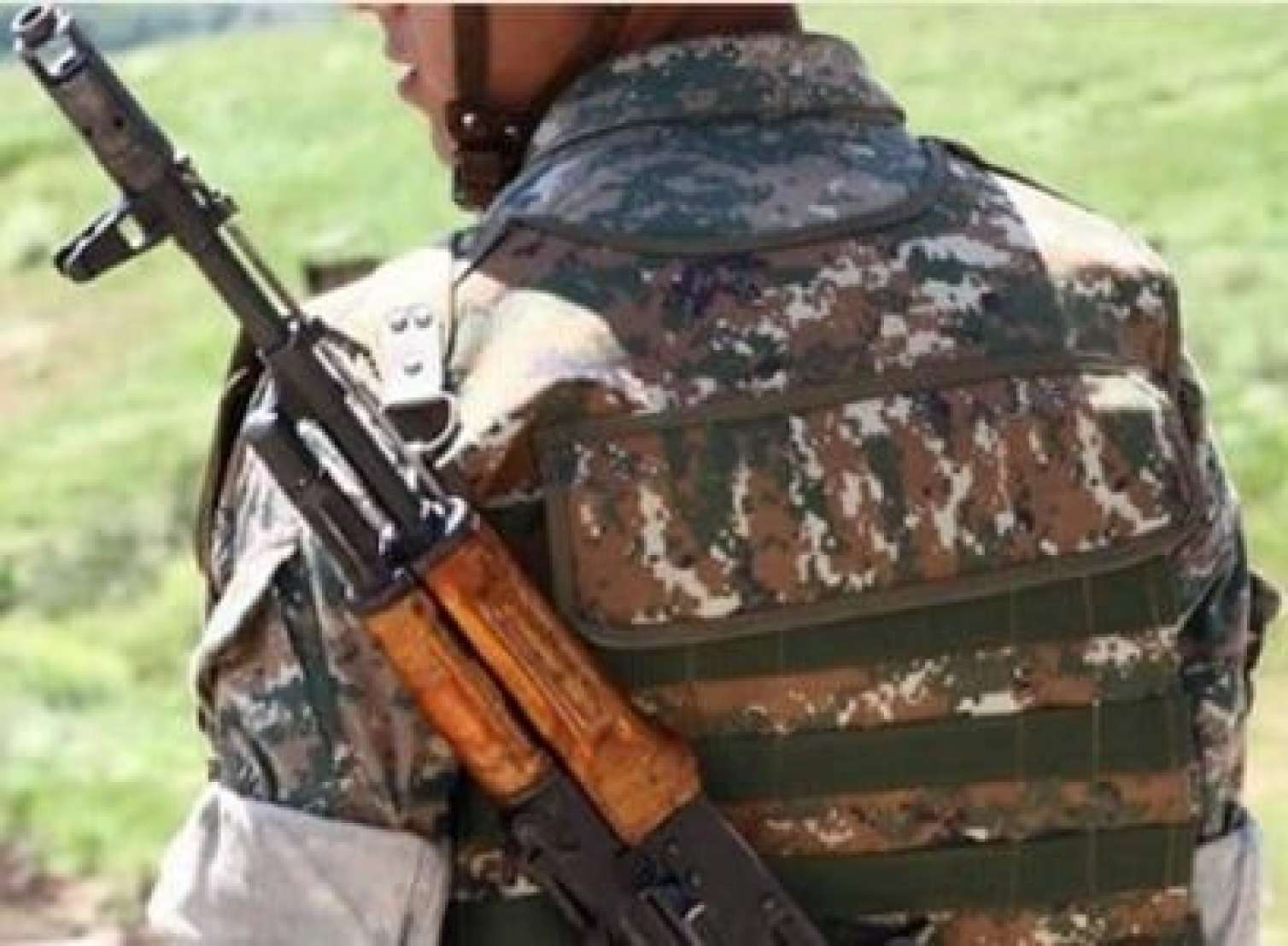Ermənistan yenə silahlar almaq istəyir 