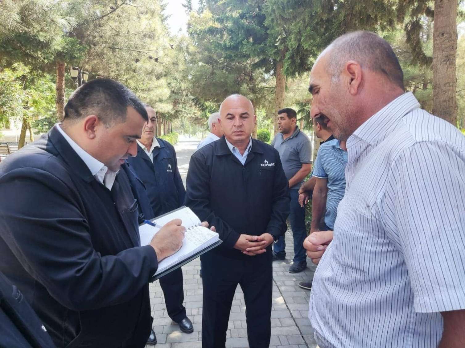 Bölgələrdə vətəndaşlarla görüşlər keçirilir, problemləri yerindəcə dinlənilir - Fotolar 
