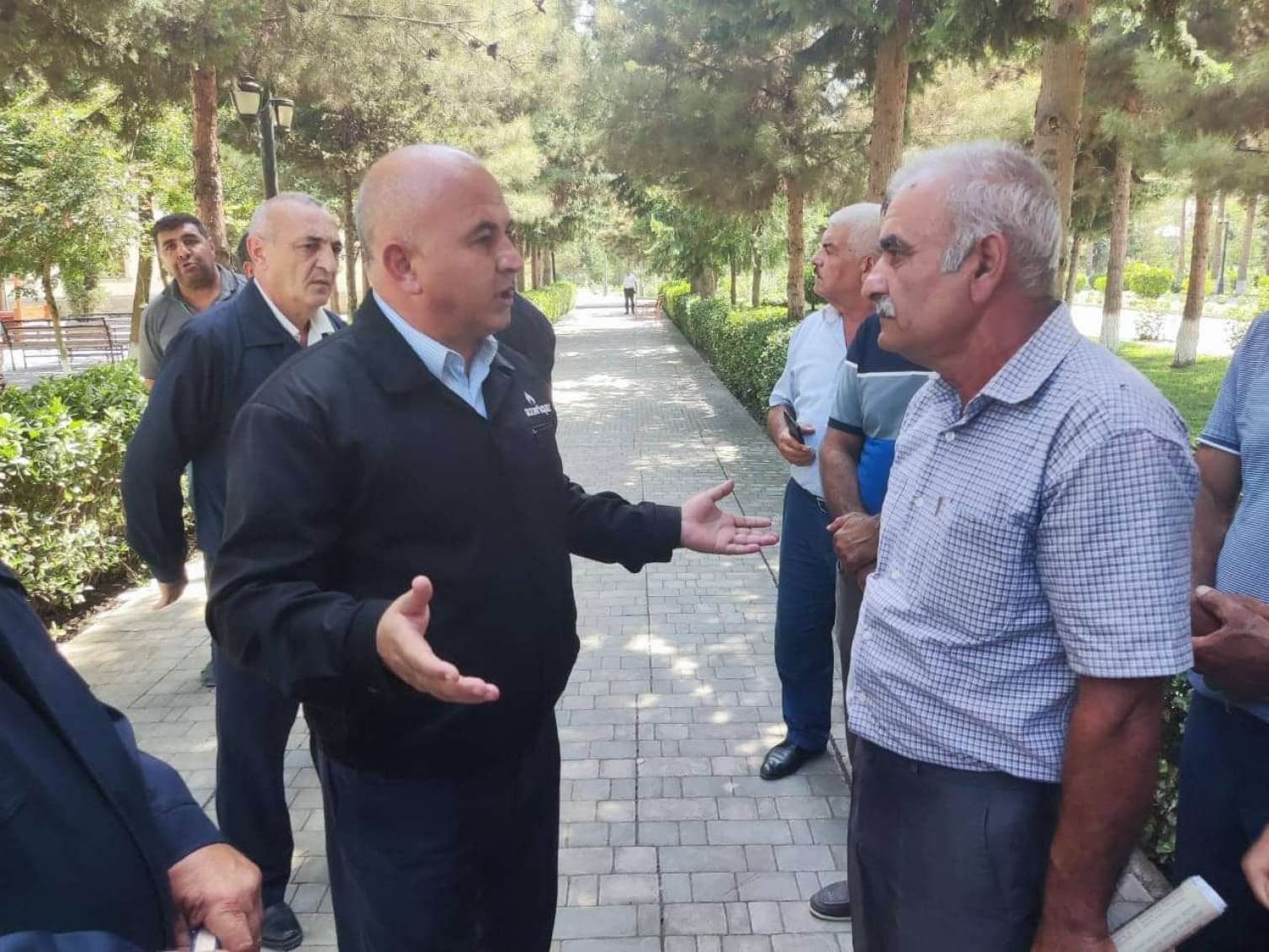 Bölgələrdə vətəndaşlarla görüşlər keçirilir, problemləri yerindəcə dinlənilir - Fotolar 