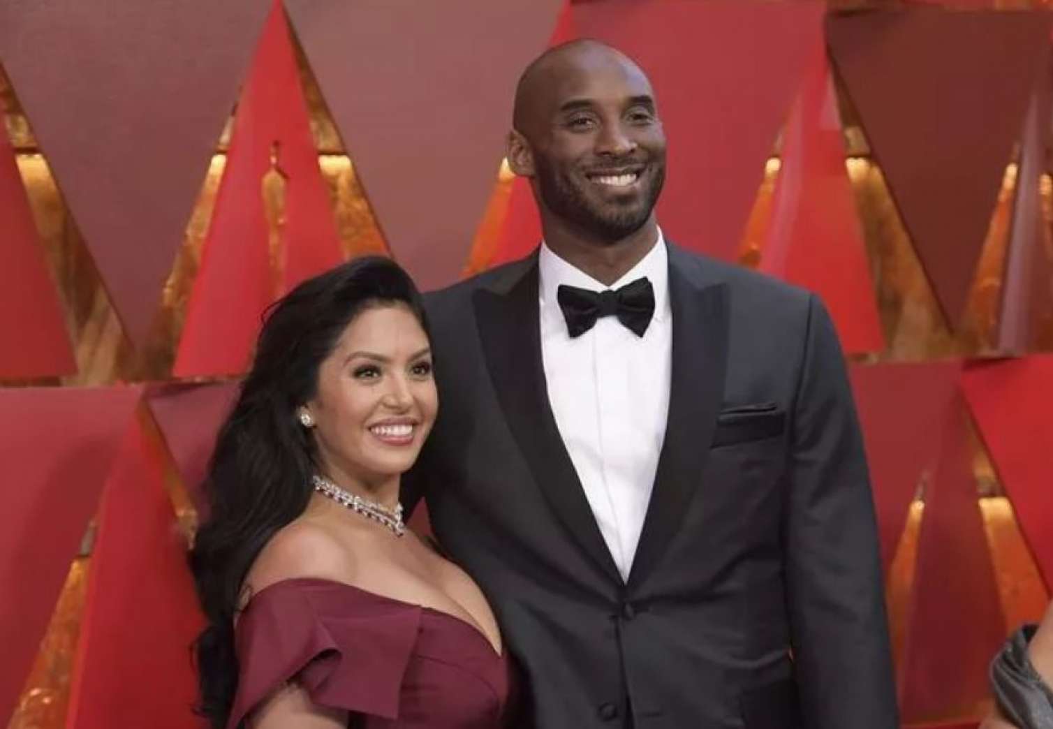 Kobe Bryantın xanımına 16 milyon dollar təzminat ödəniləcək - FOTO 