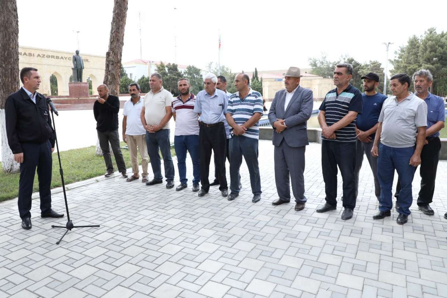 "Açıq mikrofon"da sahibkarların müraciəti dinlənilib - FOTO 