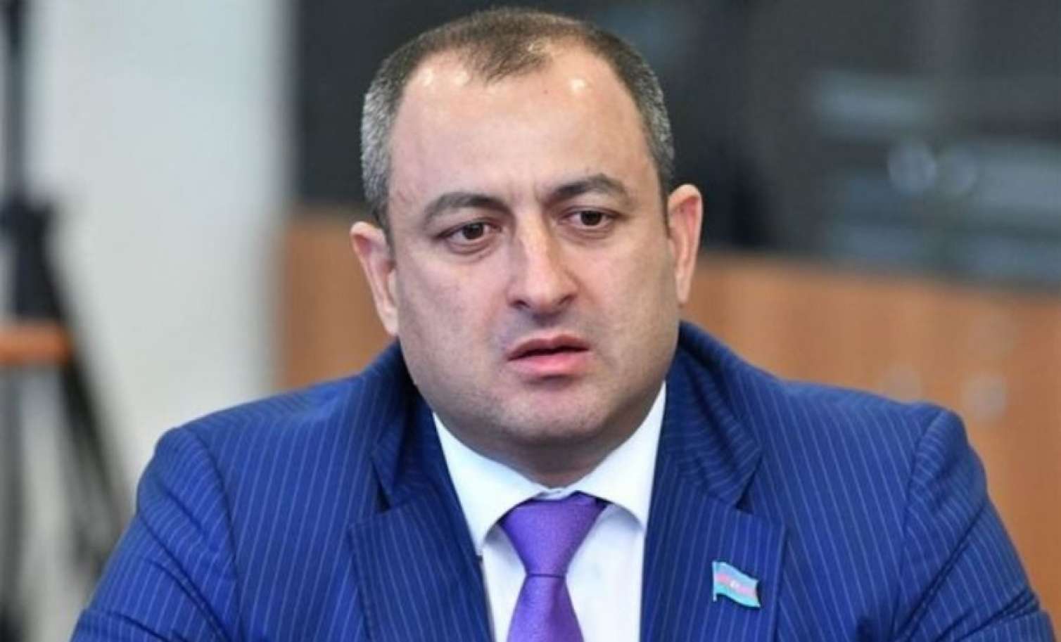 Adil Əliyev şəhidimizin qardaşıyla görüşdü:  “O adamları şiddətlə qınayıram” 