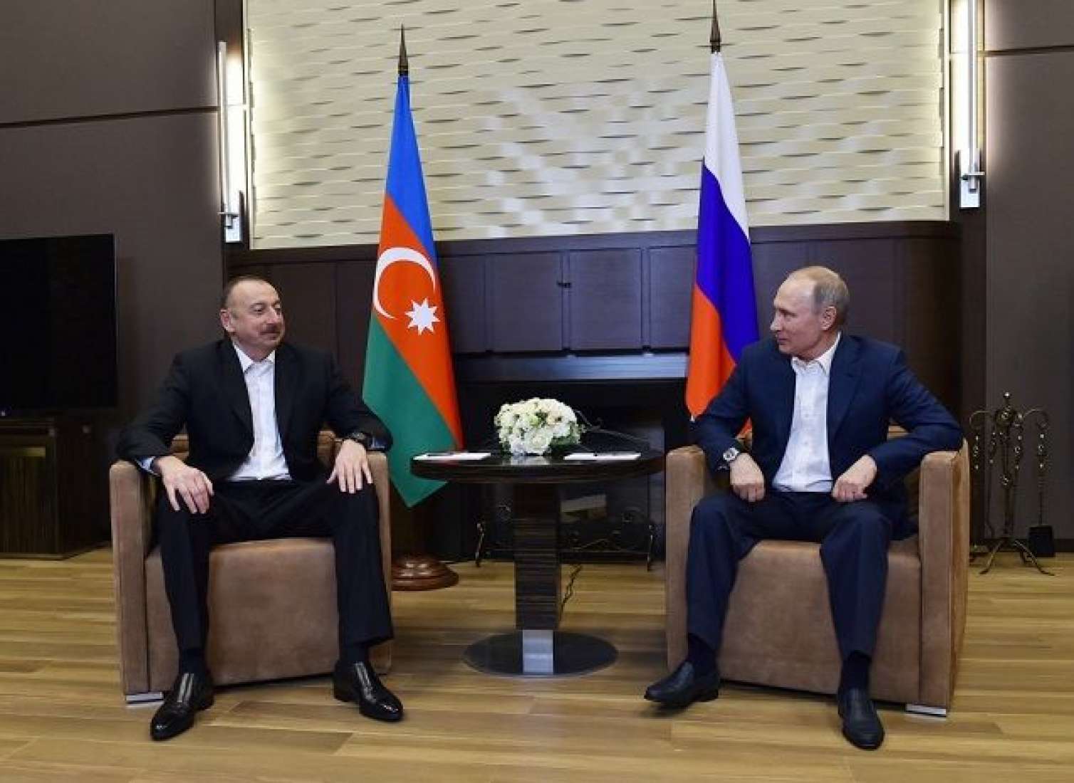 İlham Əliyev və Vladimir Putin görüşdü - YENİLƏNİB 