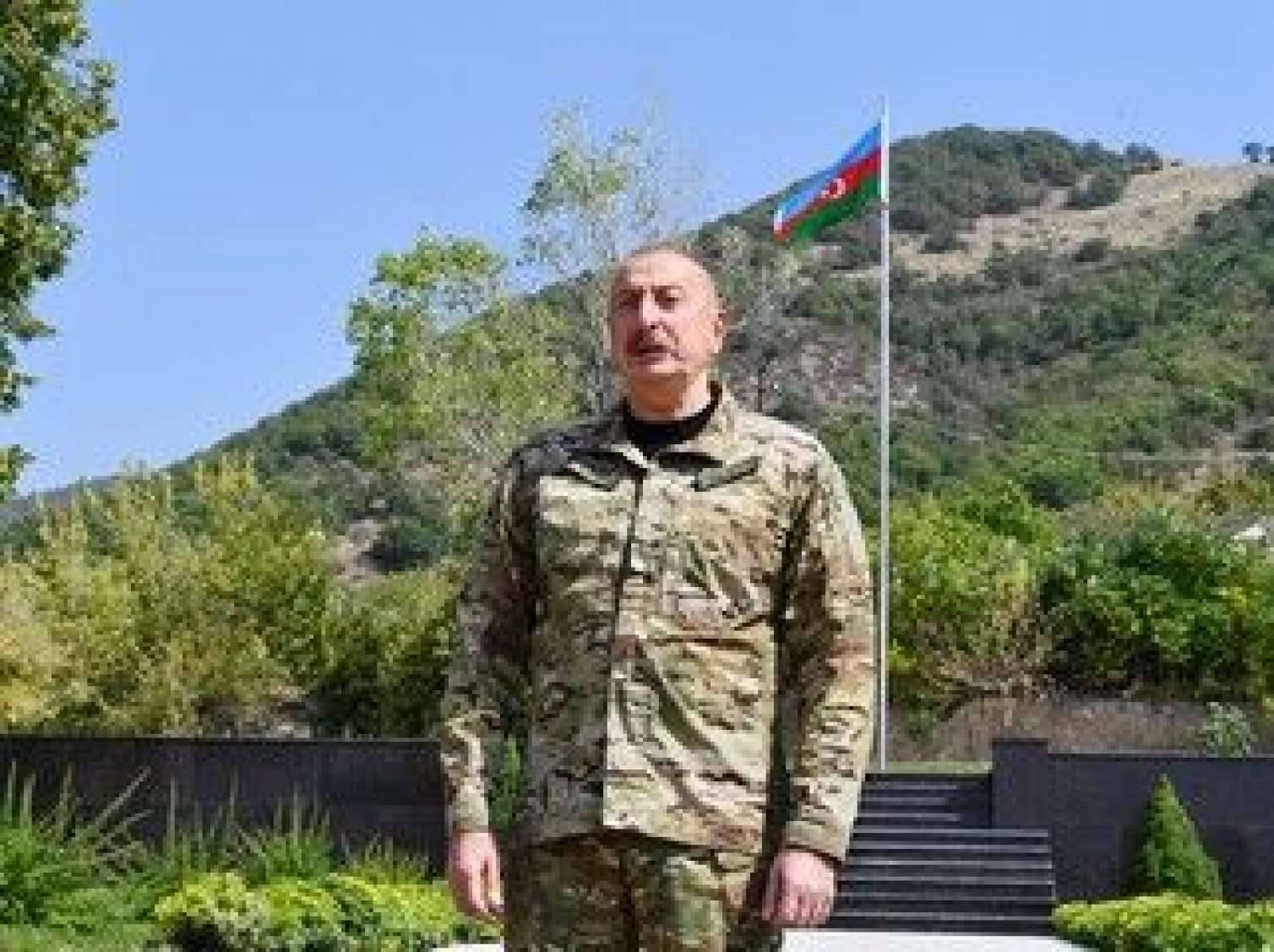 İlham Əliyev Laçın şəhərində bayrağımızı ucaltdı - FOTO 