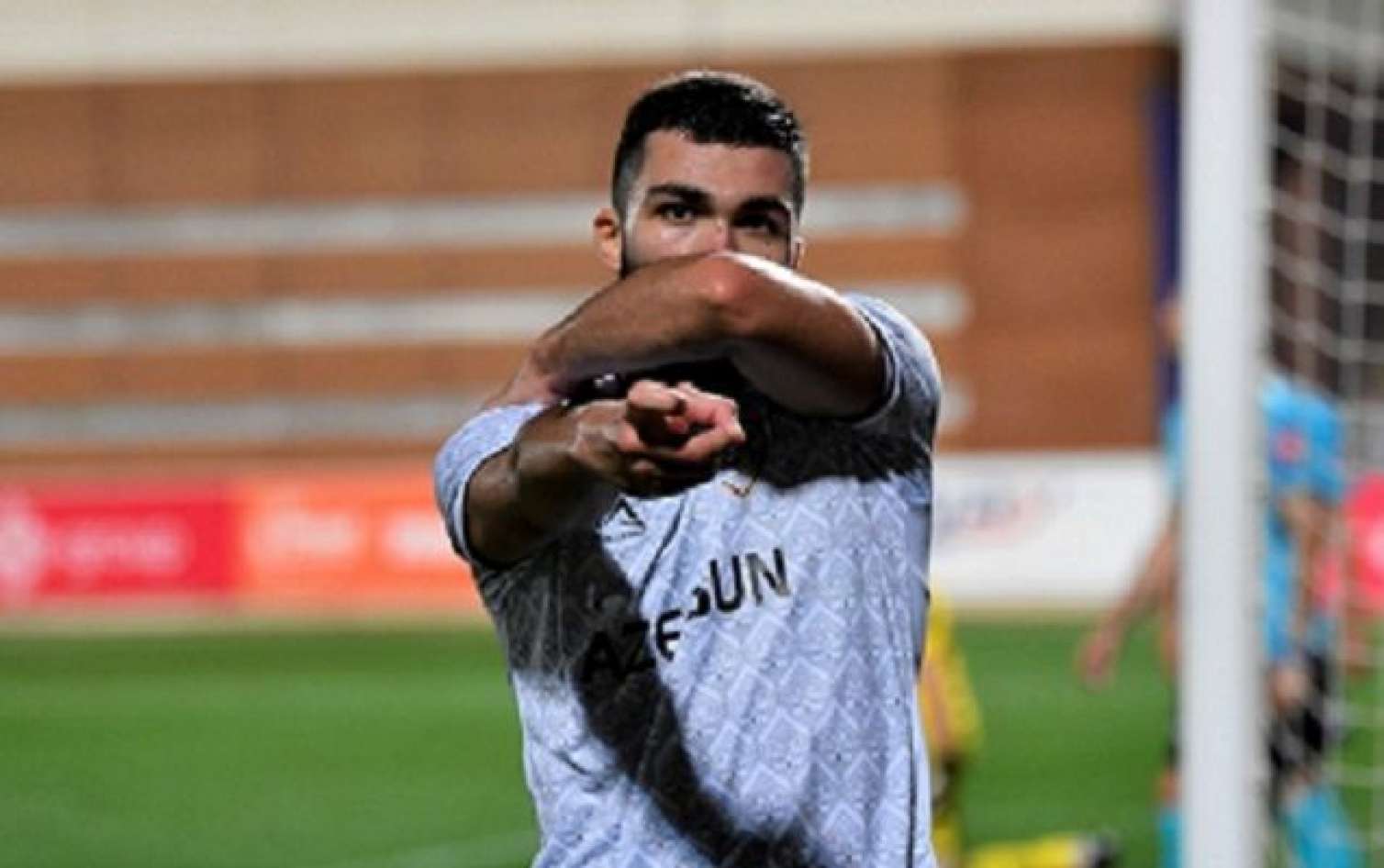 UEFA-nın rəsmi səhifəsi Qurban Qurbanovun oğlu ilə bağlı paylaşım etdi - FOTO 