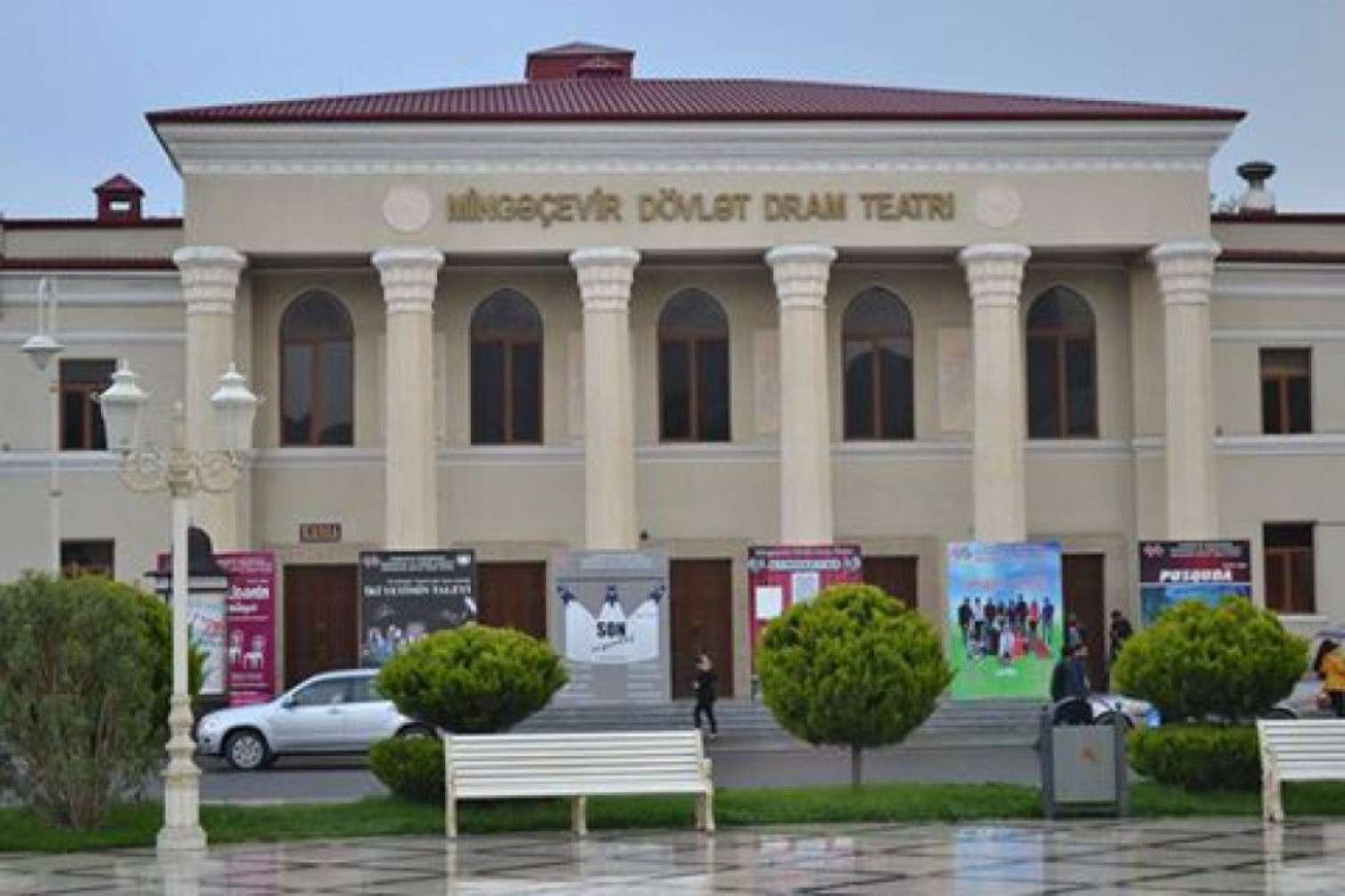 "Yaşlı qadınları dram artisti ştatına yazırlar, belə biabırçılıq olar?" - Teatrda görünməmiş özbaşınalıq 