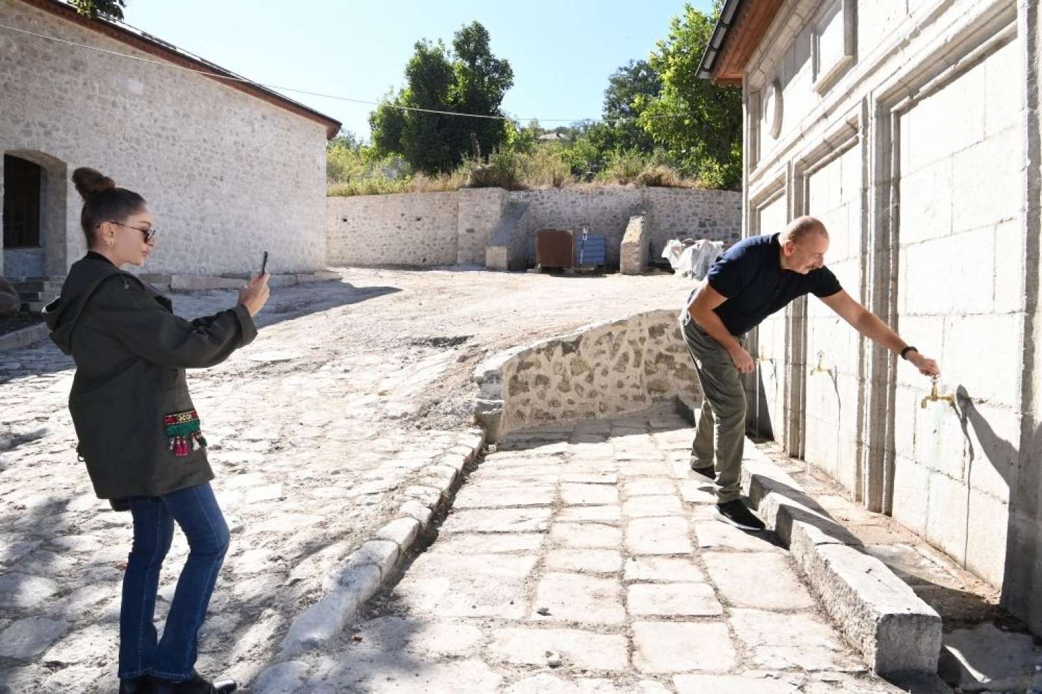 Prezidentlə xanımı Şuşada Mehmandarovların malikanə kompleksində -  FOTO