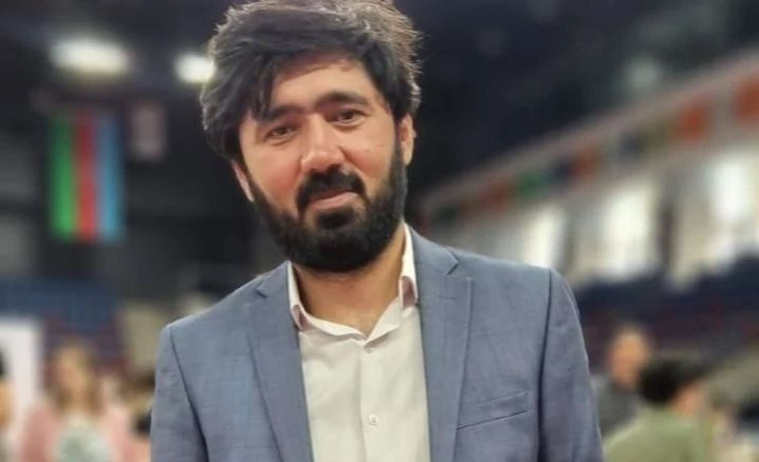 Kitab satmağı da, yazmağı da dayandırmışam... -  Kəramət Böyükçöl